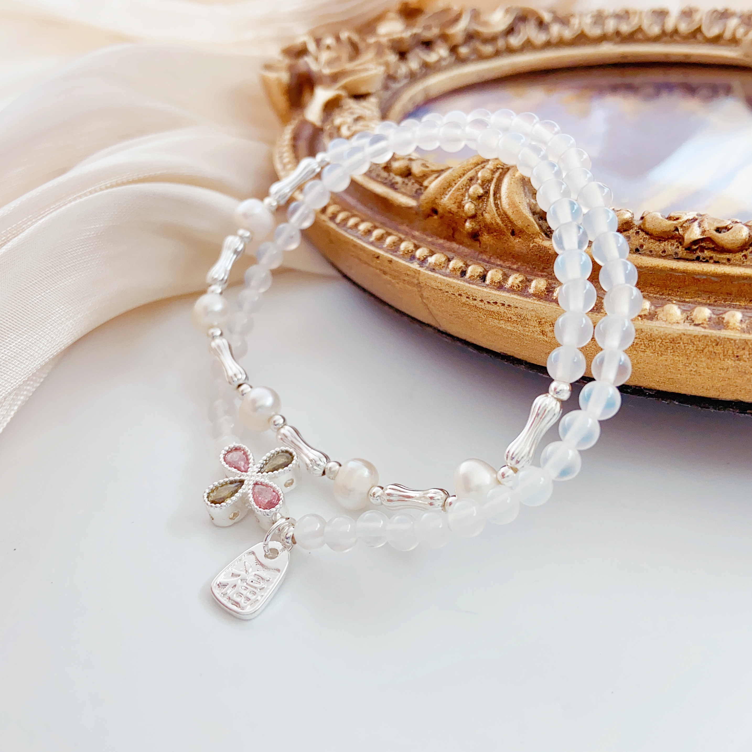 Freshwater pearl bracelet, women's fashion bracelet, high-end and personalized accessory, wholesale bracelet, suitable for daily wear, parties and banquets details Picture