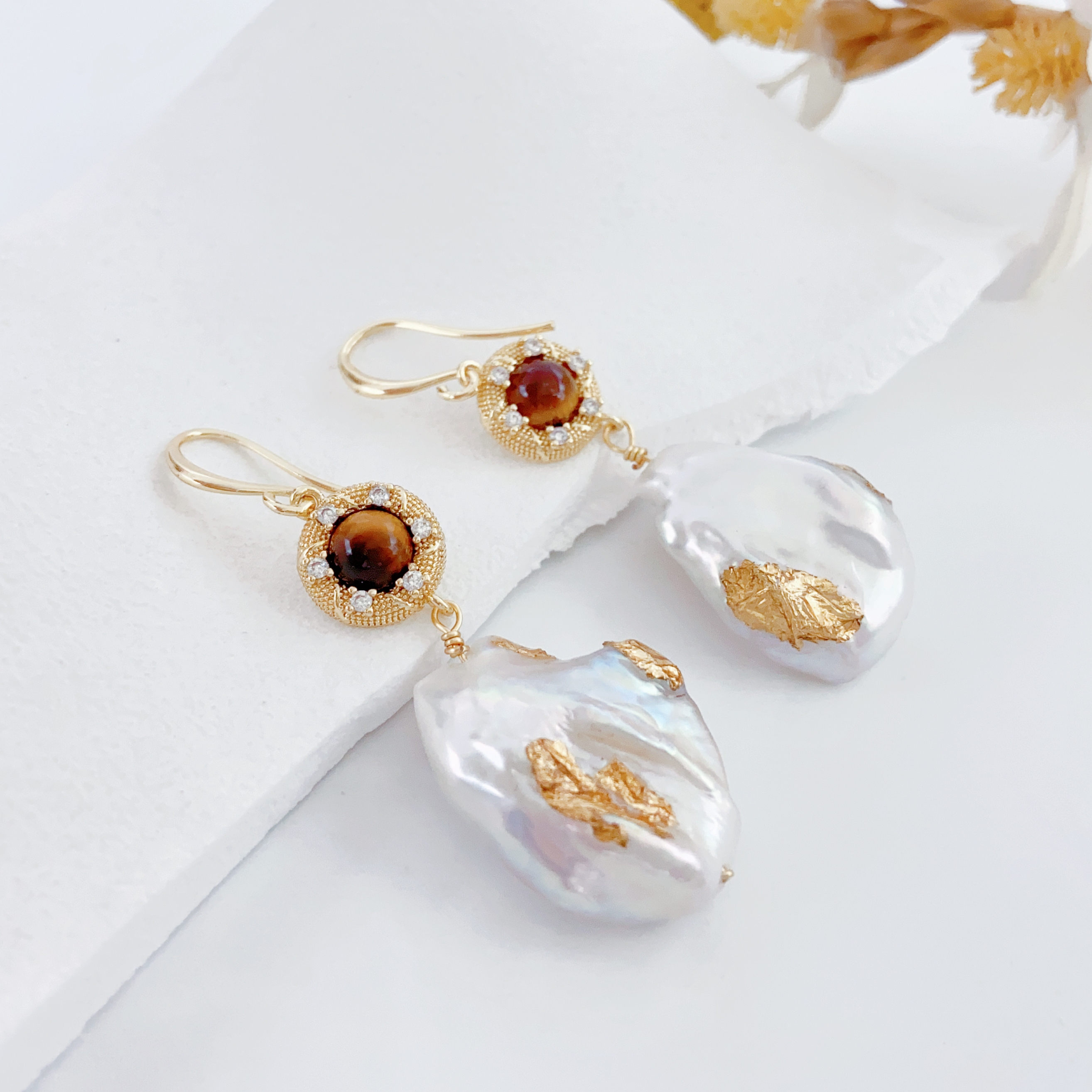14k gold-plated Baroque freshwater pink and purple pearl earrings, retro French pearl earrings, retro Hong Kong-style earrings Application Scenario