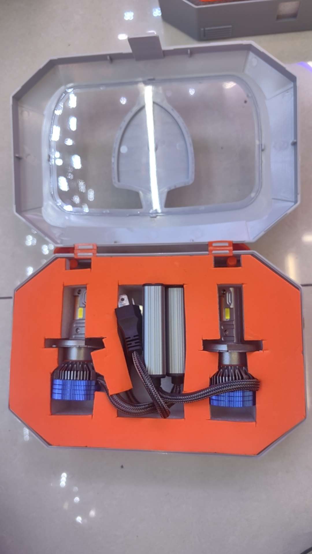 汽车LED大灯灯产品图