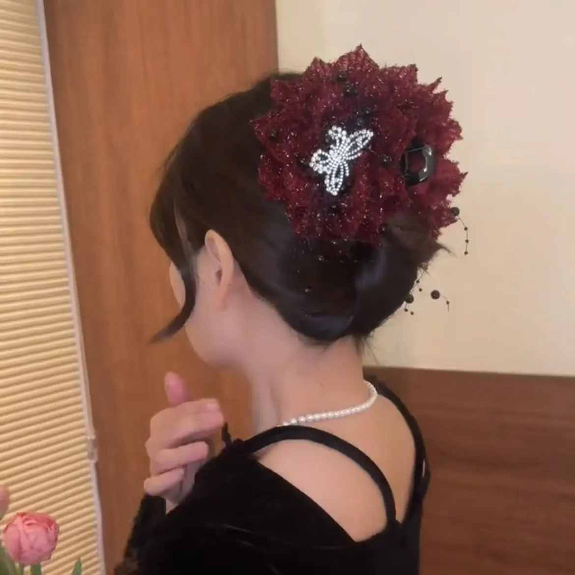 Girls' Spring Festival style flower tassel beaded hairpin, high appearance level butterfly light luxury hair accessory hairpin, high-end sense hair flower hairpin detail image 2