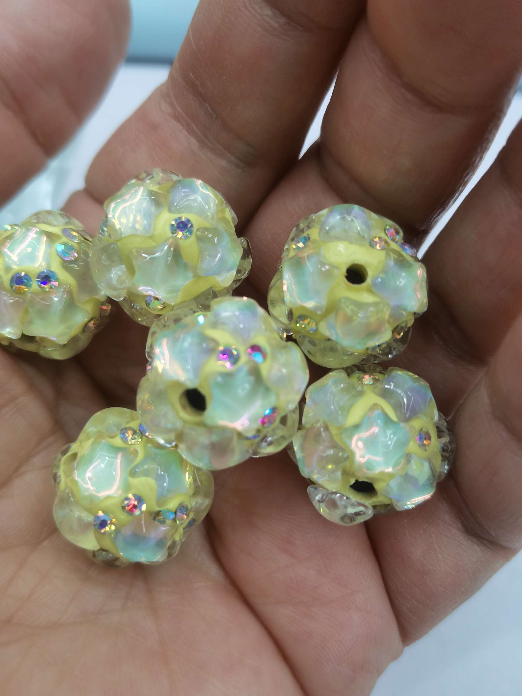16N light yellow Mocha glass balls, in the shape of five-pointed stars, with straight holes details Picture