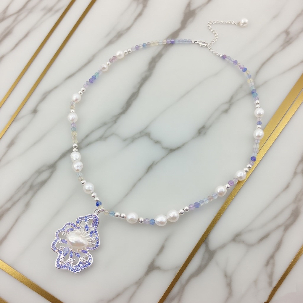 Pearl necklaces are fashionable and versatile. They are trendy jewelry for women and are suitable for daily wear at parties and banquets Item Picture