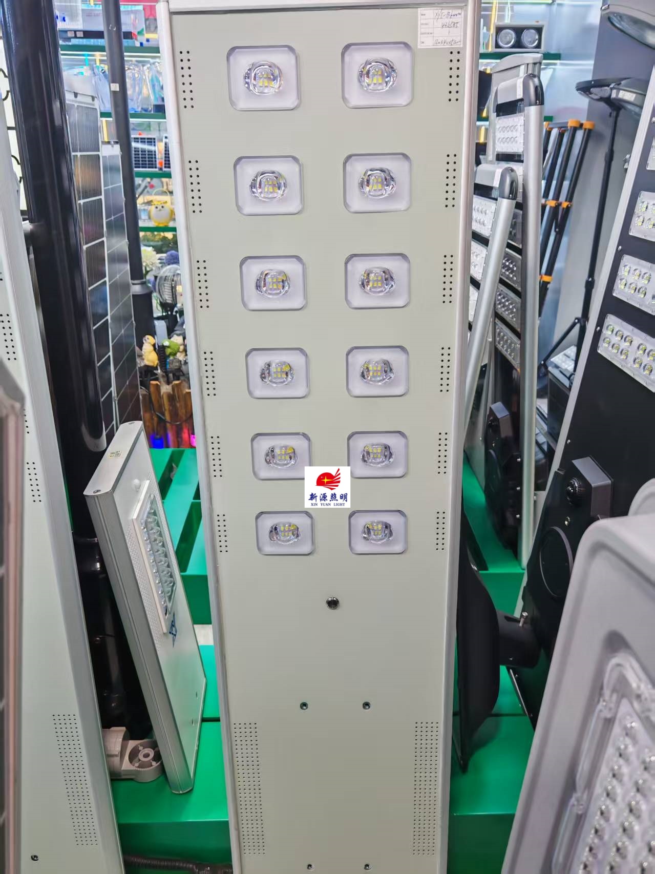 Foreign trade integrated street lamp head 8-eye 12eye solar street lamp project model aluminum profile solar street lamp details Picture