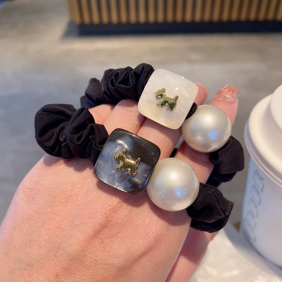 French high-end style puppy pearl hair tie, simple and elegant, high-elasticity small intestine circle ponytail leather band women's hair tie details Picture