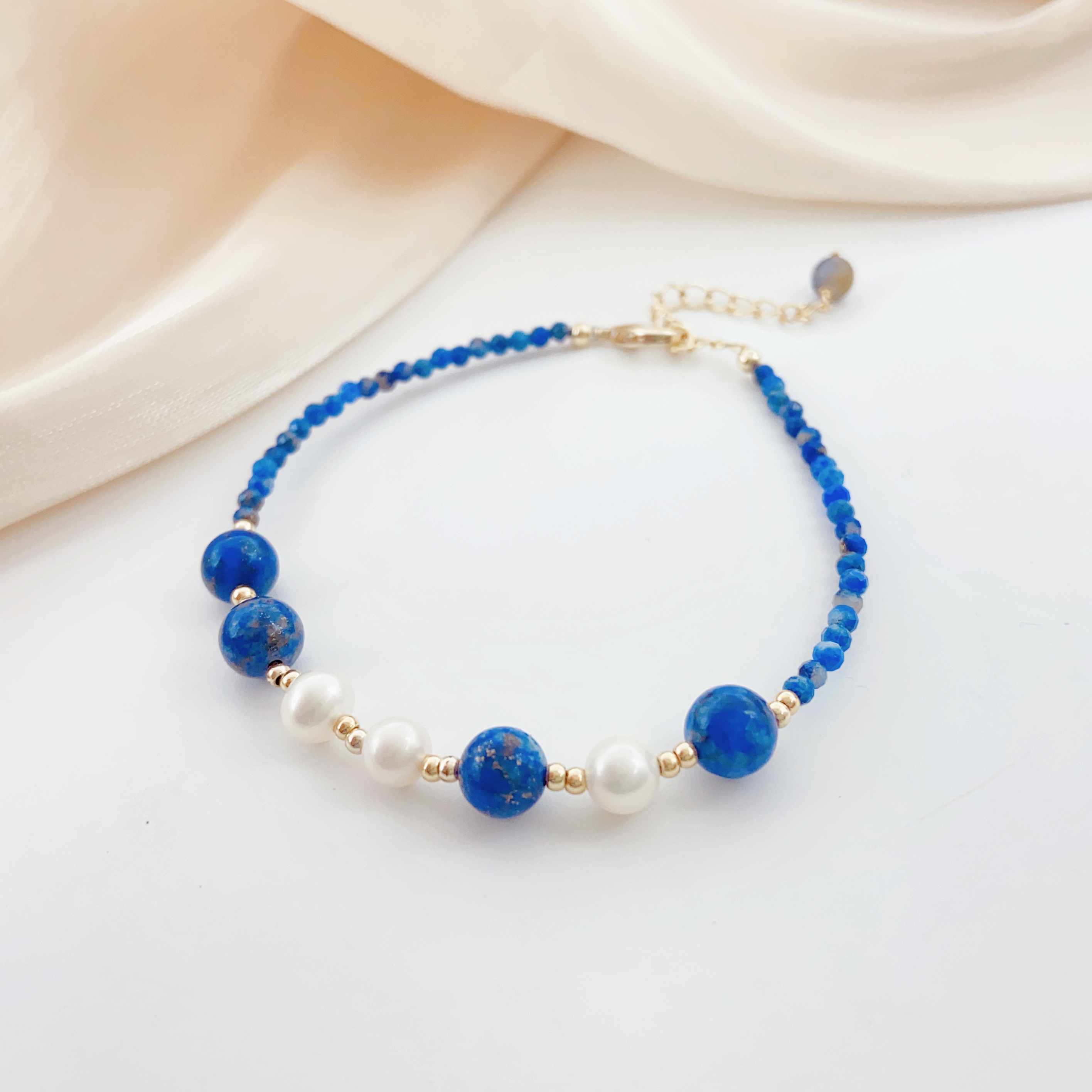A natural freshwater pearl bracelet for women, a fashionable and high-end look, is suitable for daily wear, parties and banquets, with a Chinese trend style Specification image