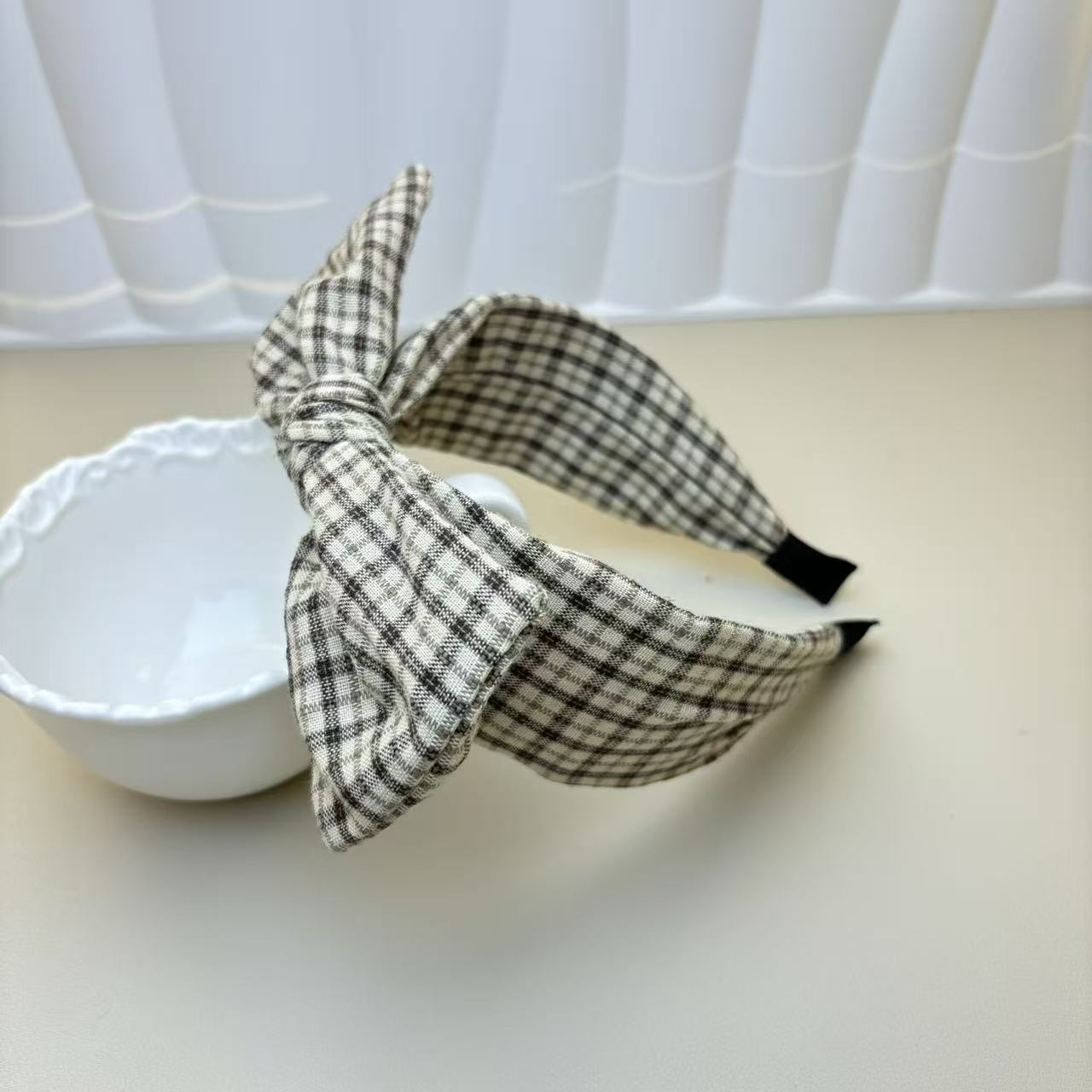The new light luxury checkered rabbit ear headwear is a trendy and high-end headwear that goes well with all kinds of hair bands for women Specification image