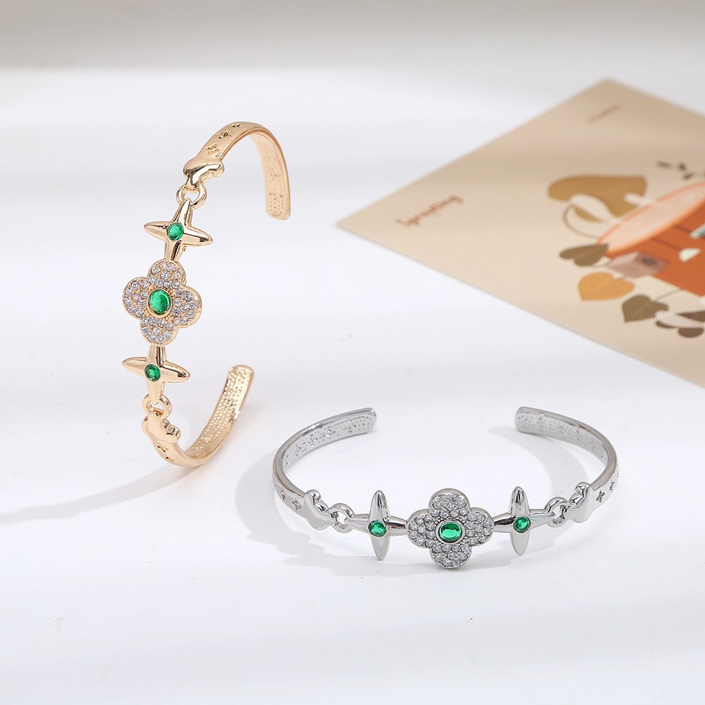 Fashionable, simple and high-end, super shiny diamond-encrusted, retro emerald bracelet for women, fashionable, individual and exquisite, versatile for commuting details Picture