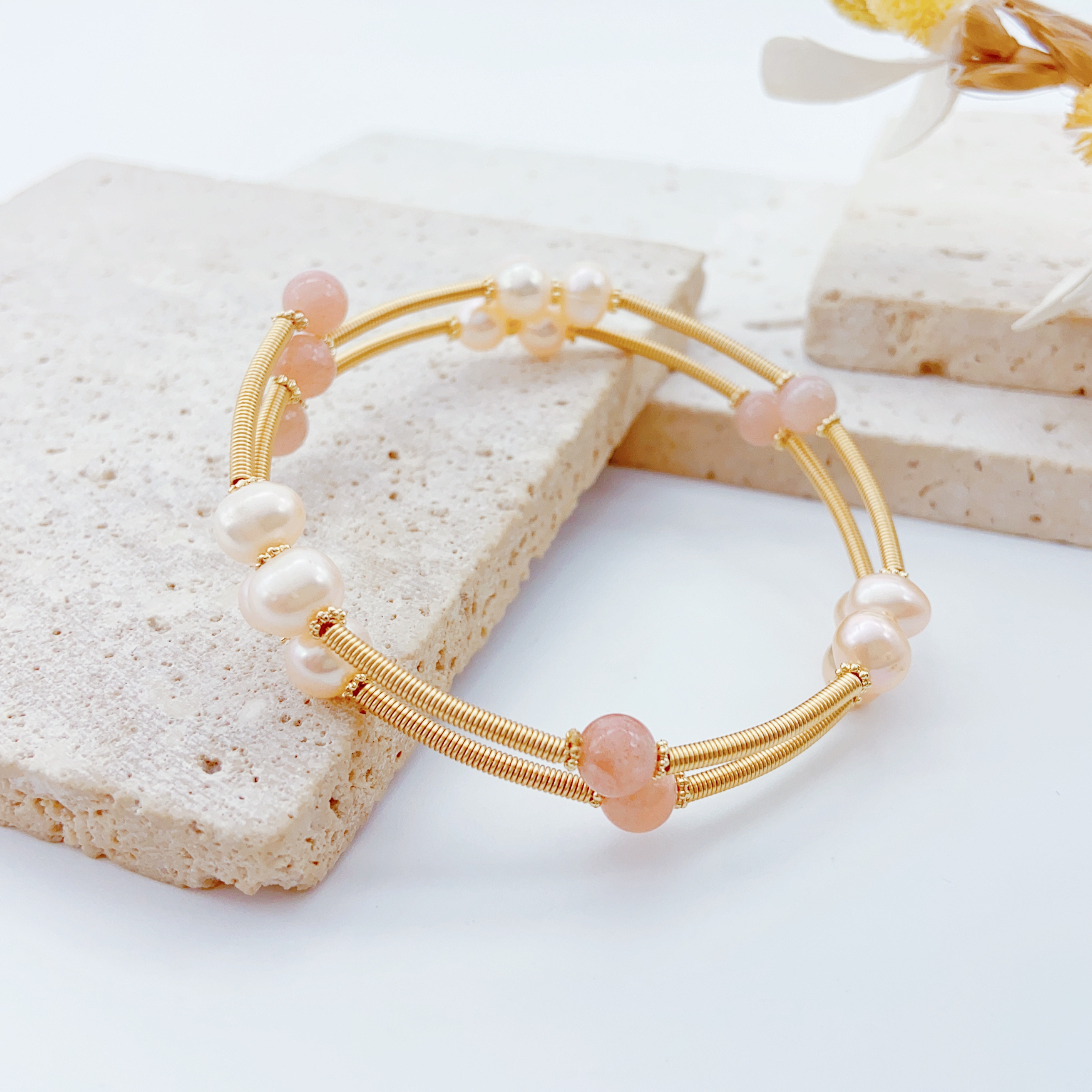 Natural Freshwater Pearl Bracelets Are Fashionable, High-End And Personalized Accessories For Women. Wholesale Bracelets Are Suitable For Daily Wear, Parties And Banquets Item Picture