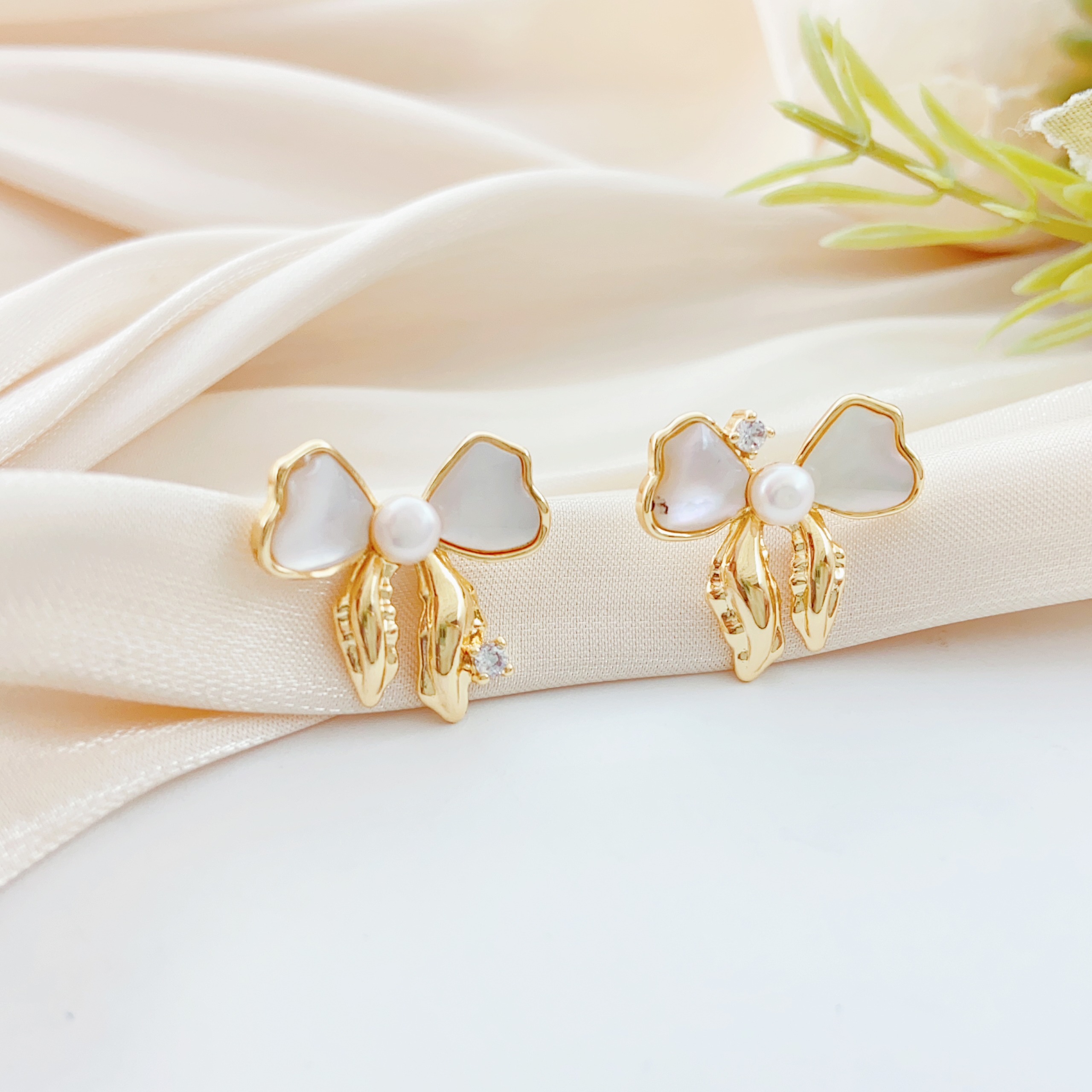 Freshwater pearl ear studs s925 silver needle ear studs are new Instags-style versatile earrings with a niche design Application Scenario