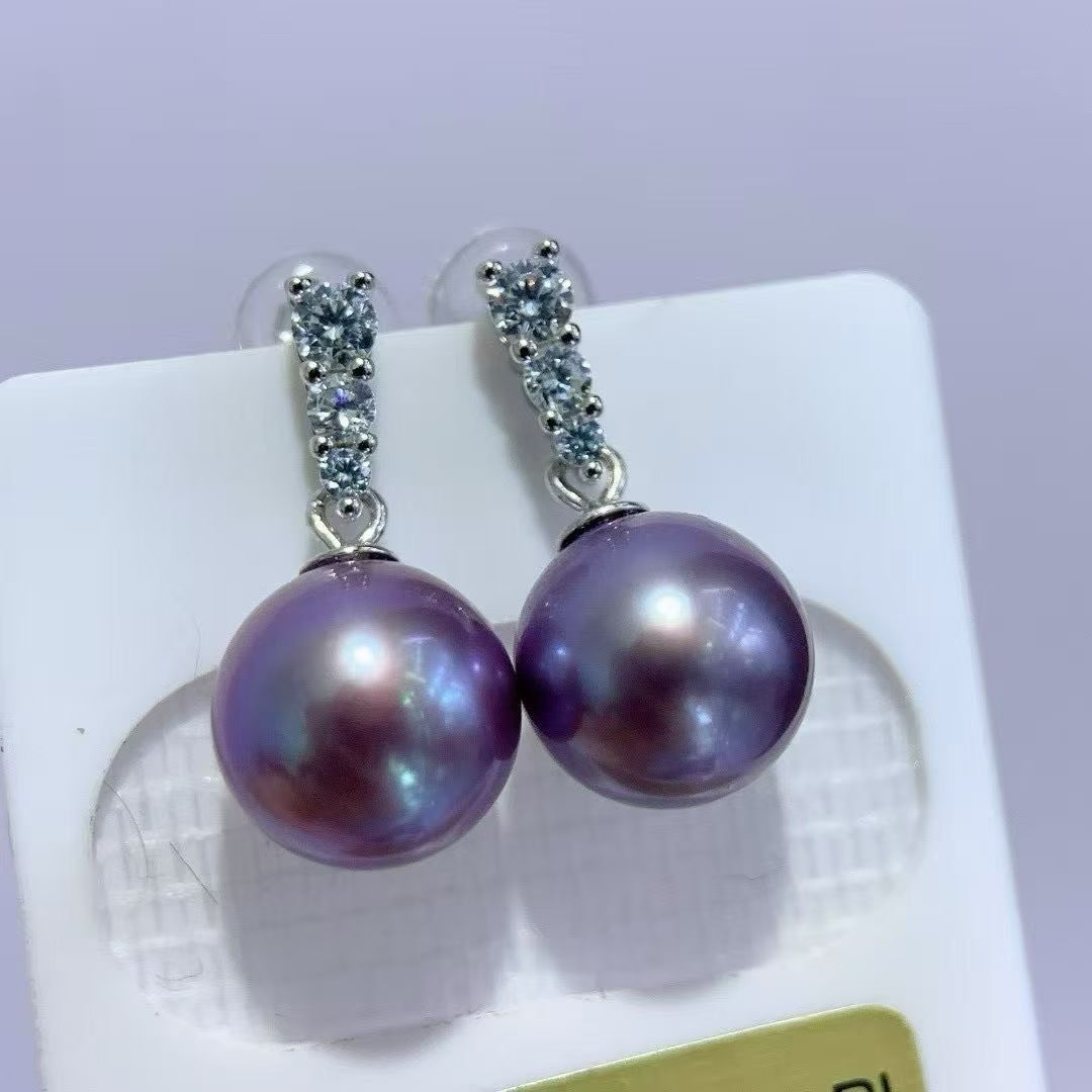天然珍珠爱迪生小精致的妖紫耳钉，经典款，精工纯银
8-9mm正圆无暇强光🉐699/对