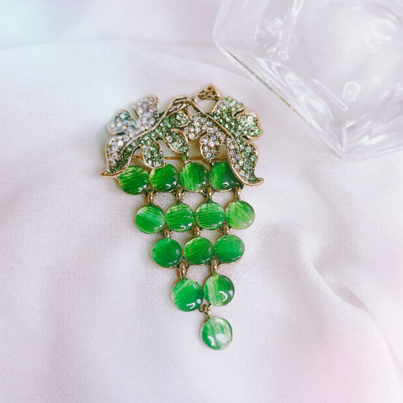 田园风，水果系列，满钻猫眼石葡萄胸针