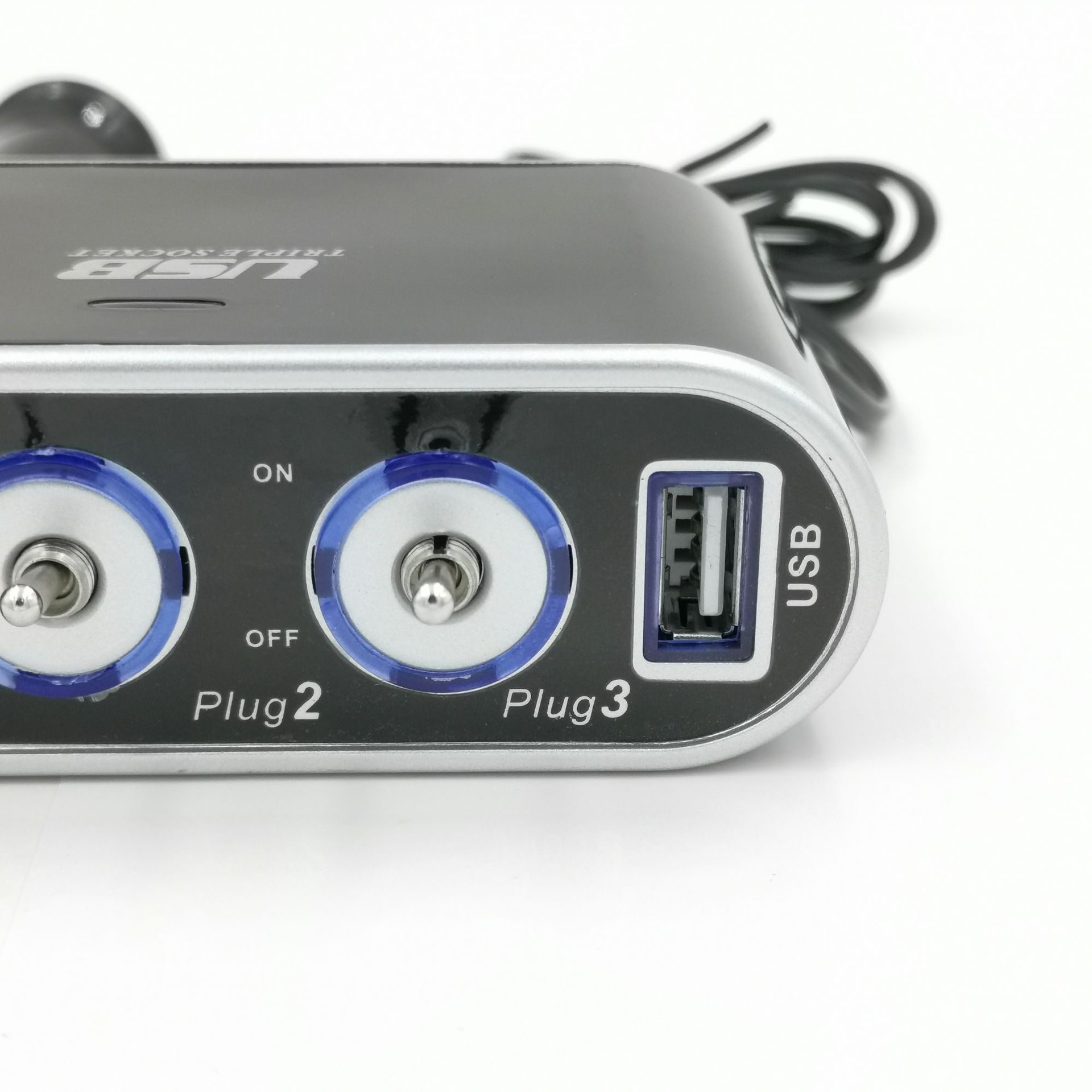 مقبس موزع USB، وهو مقبس متعدد الوظائف يعمل بوقابس السيارات ذات ثلاث وظائف Application Scenario