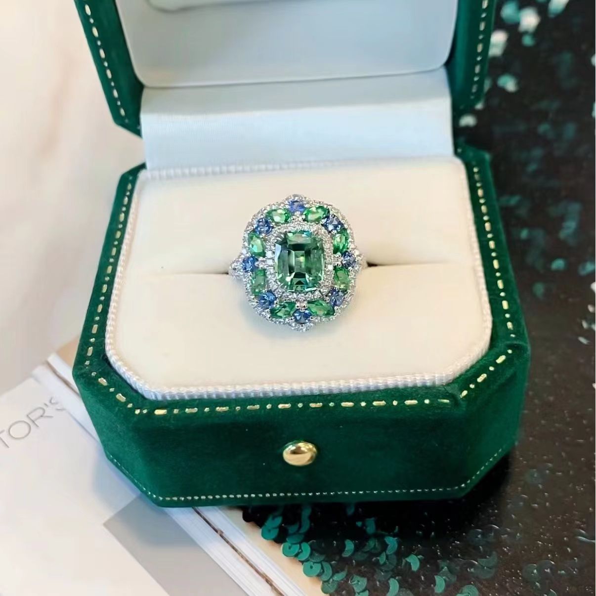 秘密花园复古绿碧玺高级女戒铜合金满钻夸张戒指富婆气质爆款详情图3