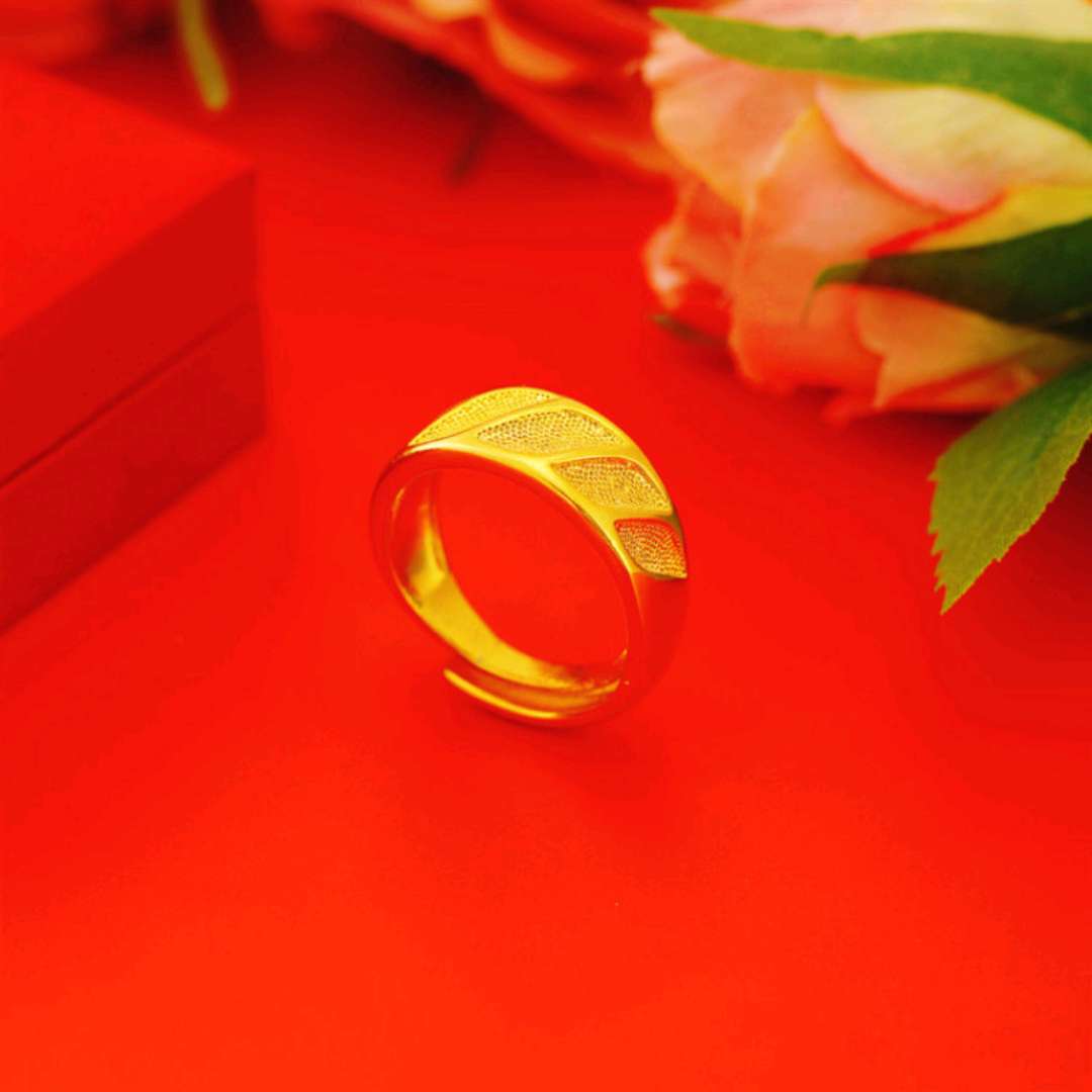 厂家直供越南沙金菠萝花情侣戒指仿黄金久不掉色磨砂指环详情图3