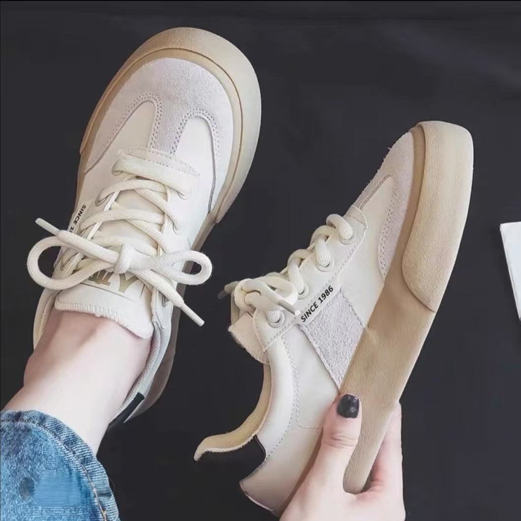 The new 2025 Renben Dexun casual women's shoes feature an anti-slip design and an ins trendy style, making them versatile for daily wear without any missteps