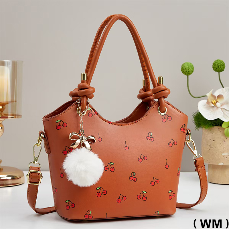 Meifang Bags and Yiding Bag Industry's new women's bag printed with cherry hand-held shoulder Application Scenario