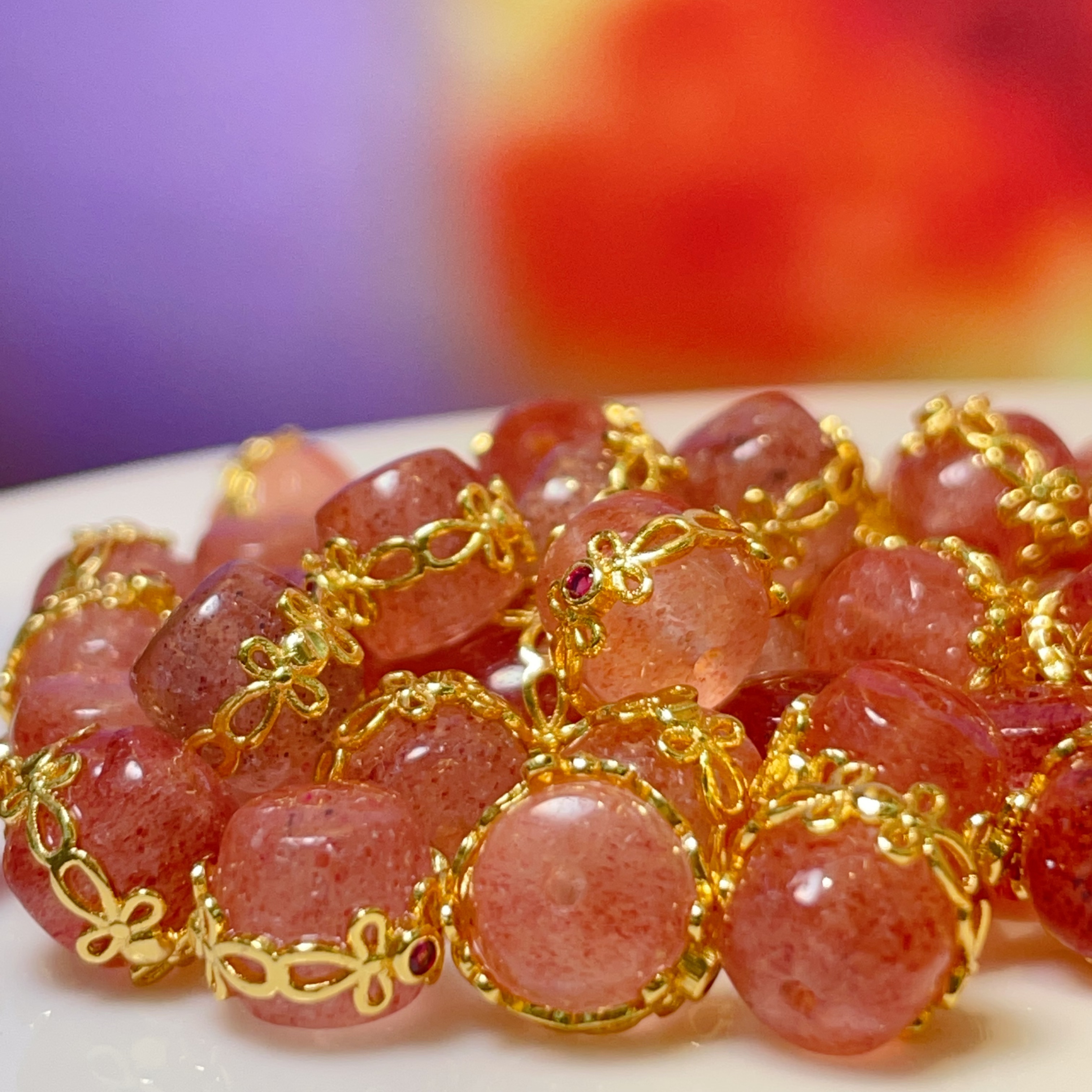 Natural strawberry crystal bucket beads diy jewelry accessories, crystal accessories, traditional sand gold accessories, copper-plated real gold, high color retention Application Scenario