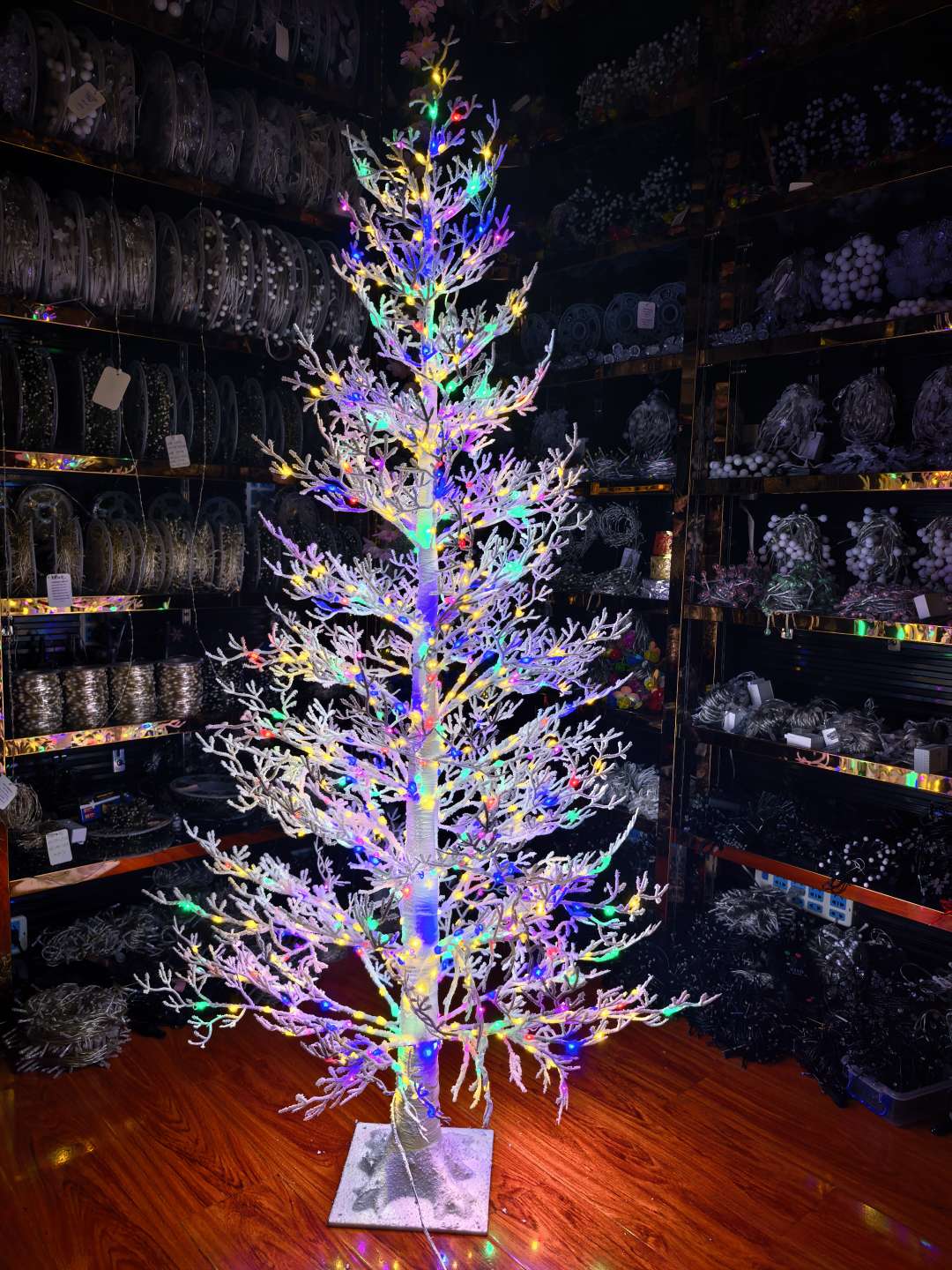 户外LED灯串圣诞灯圆球灯串照明装饰节日氛围昆虫灯串防水耐用多彩灯饰产品图