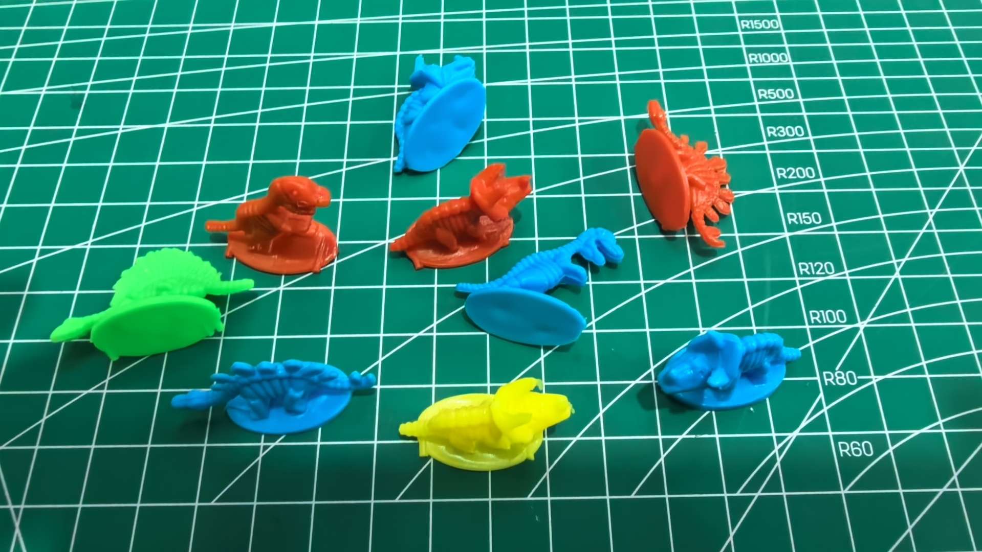 恐龙模型玩具拼搭头冠儿童趣味恐龙玩具小号仿真恐龙玩具儿童益智玩具