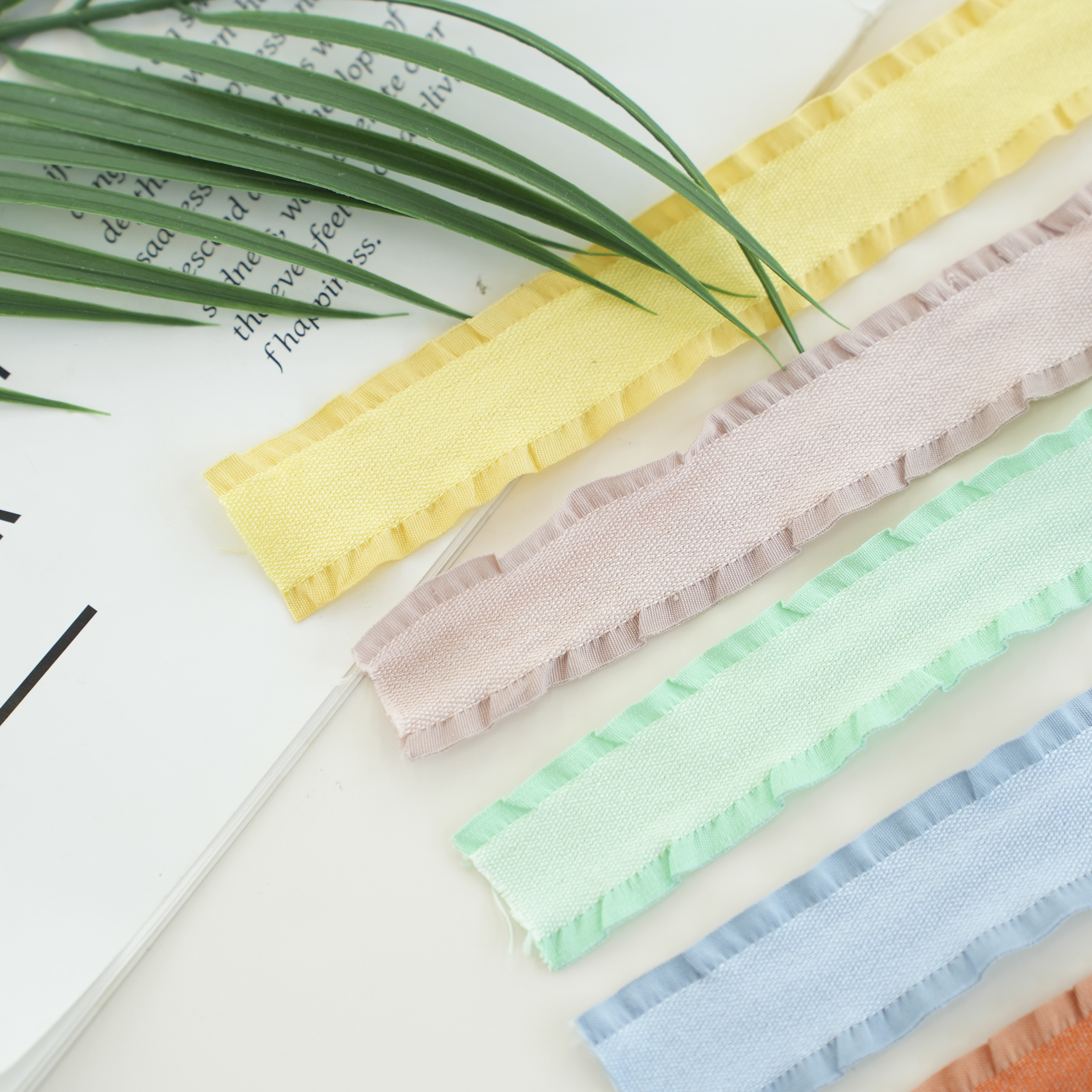 Hollow ruffled ribbon, colorful ribbon, bow, headwear, hair accessory, DIY materials, bouquet packaging, clothing accessories, webbing details Picture