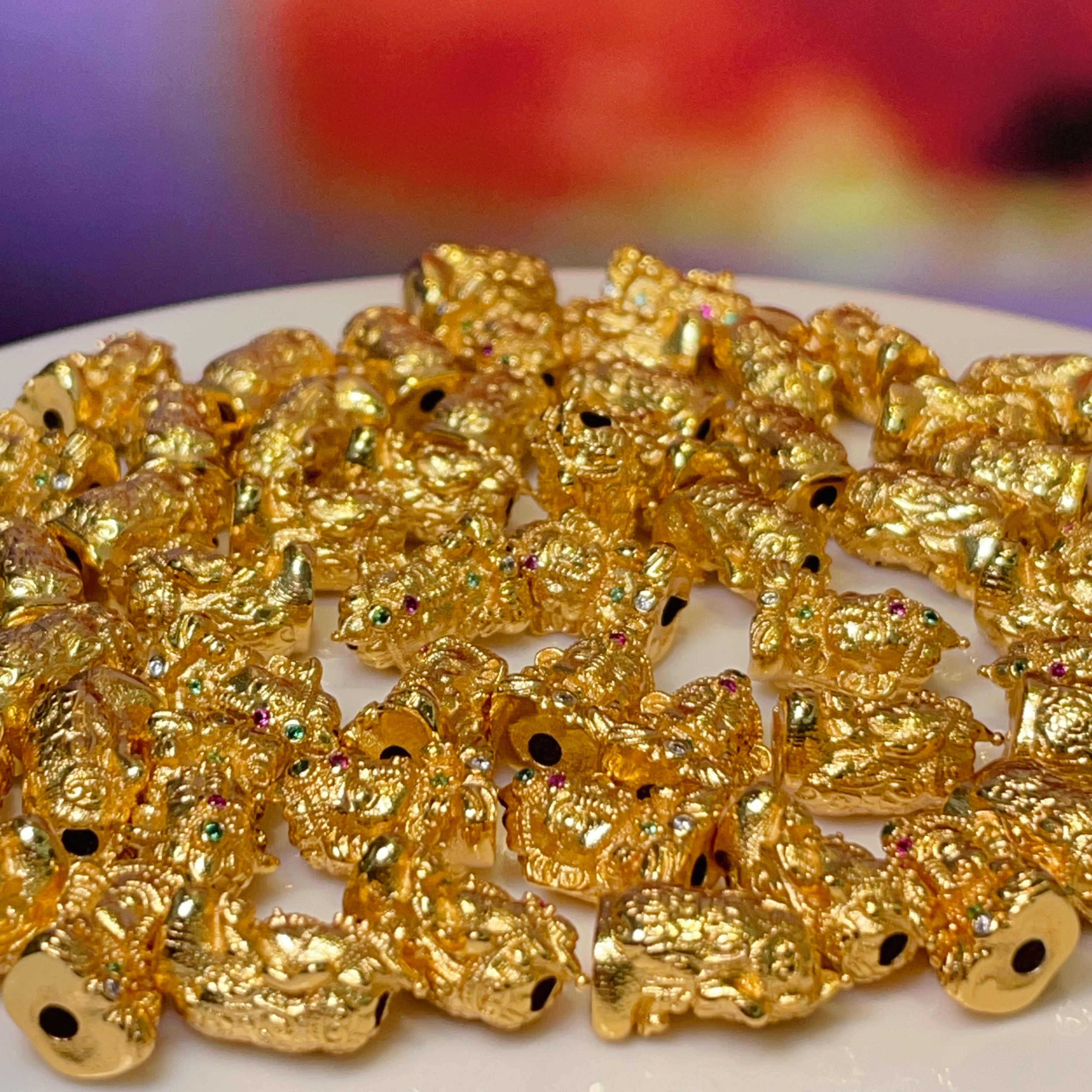 3D Elephant God straight hole diy jewelry accessories, crystal accessories, ancient method sand gold accessories, copper-plated real gold, high color retention Application Scenario