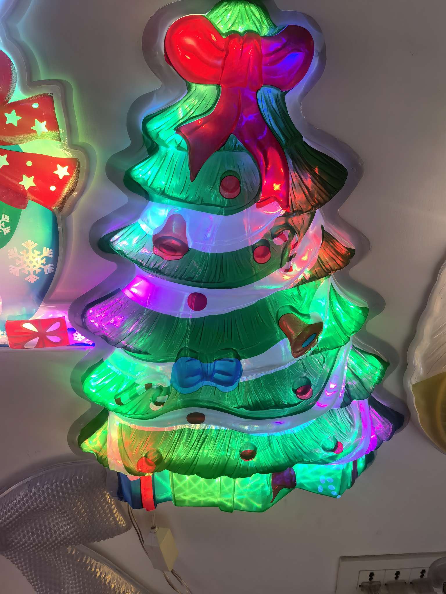 户外LED灯串圣诞灯圆球灯串灯串灯饰照明昆虫灯节日装饰防水耐用多彩夜景布置细节图