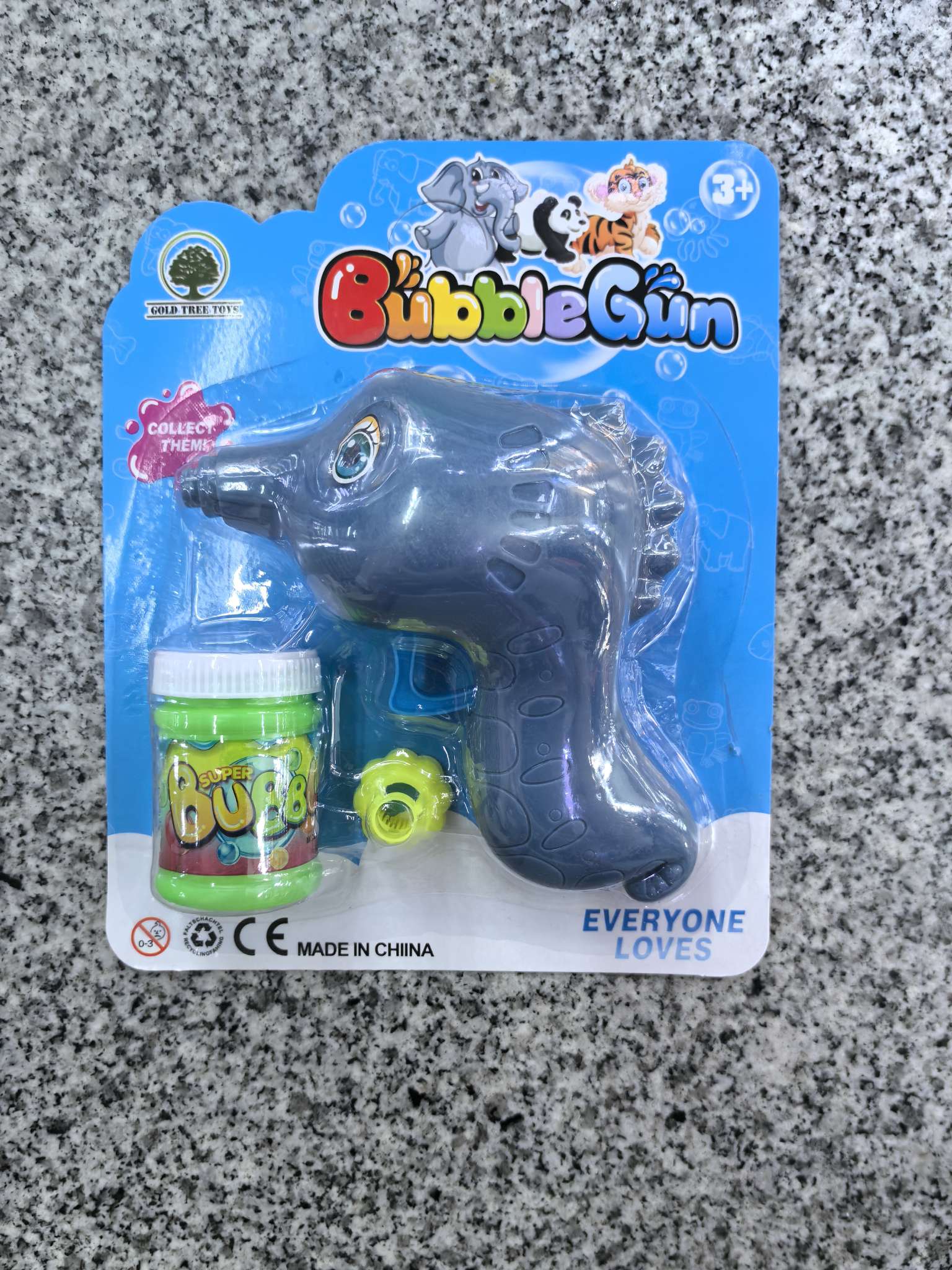 海马惯性泡泡枪，适合3岁以上的孩子，配件有：泡泡枪有一把，泡泡水一瓶