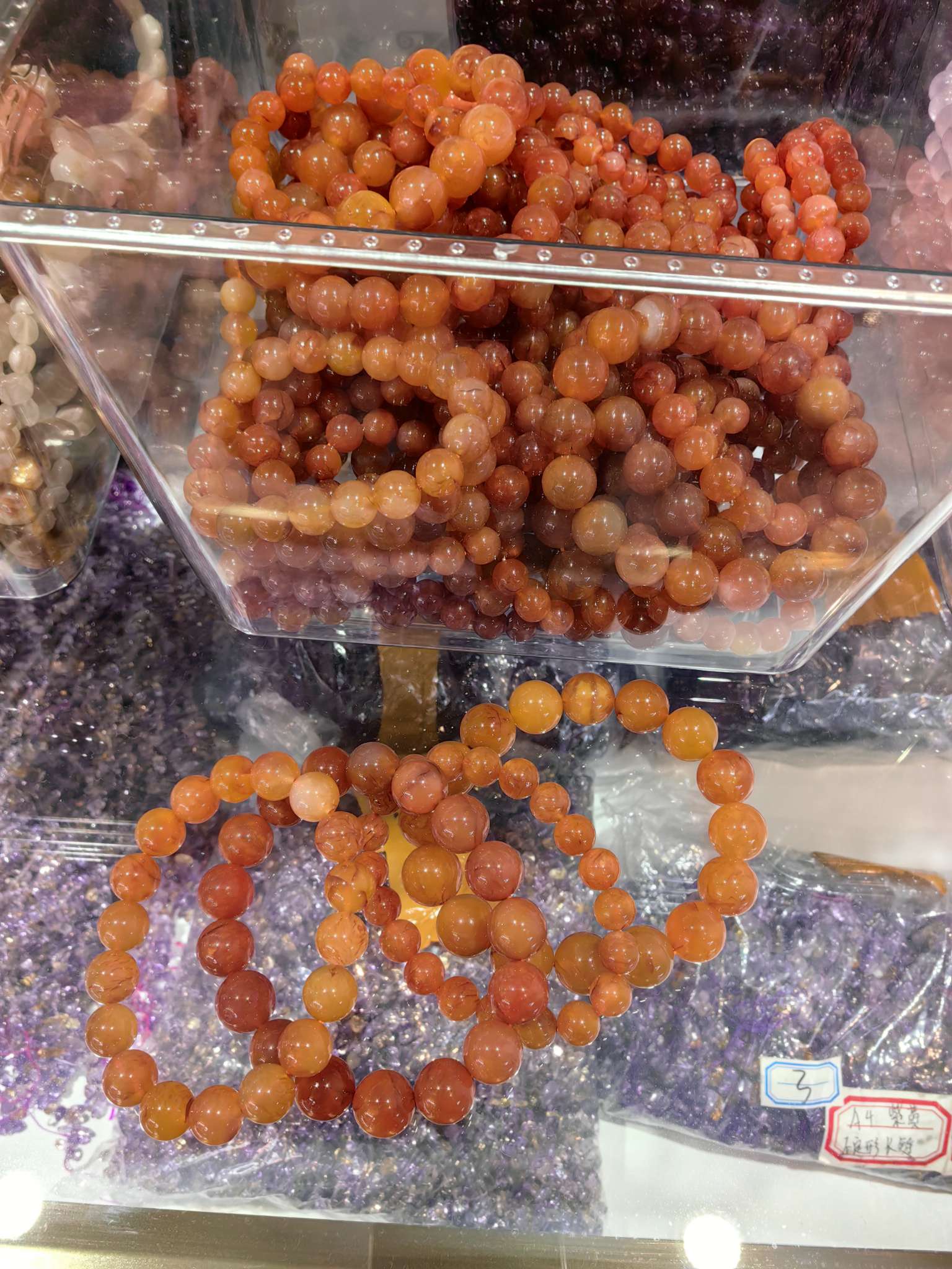进口珠宝饰品红兔毛串珠水晶手串大卡饰品首饰产品图