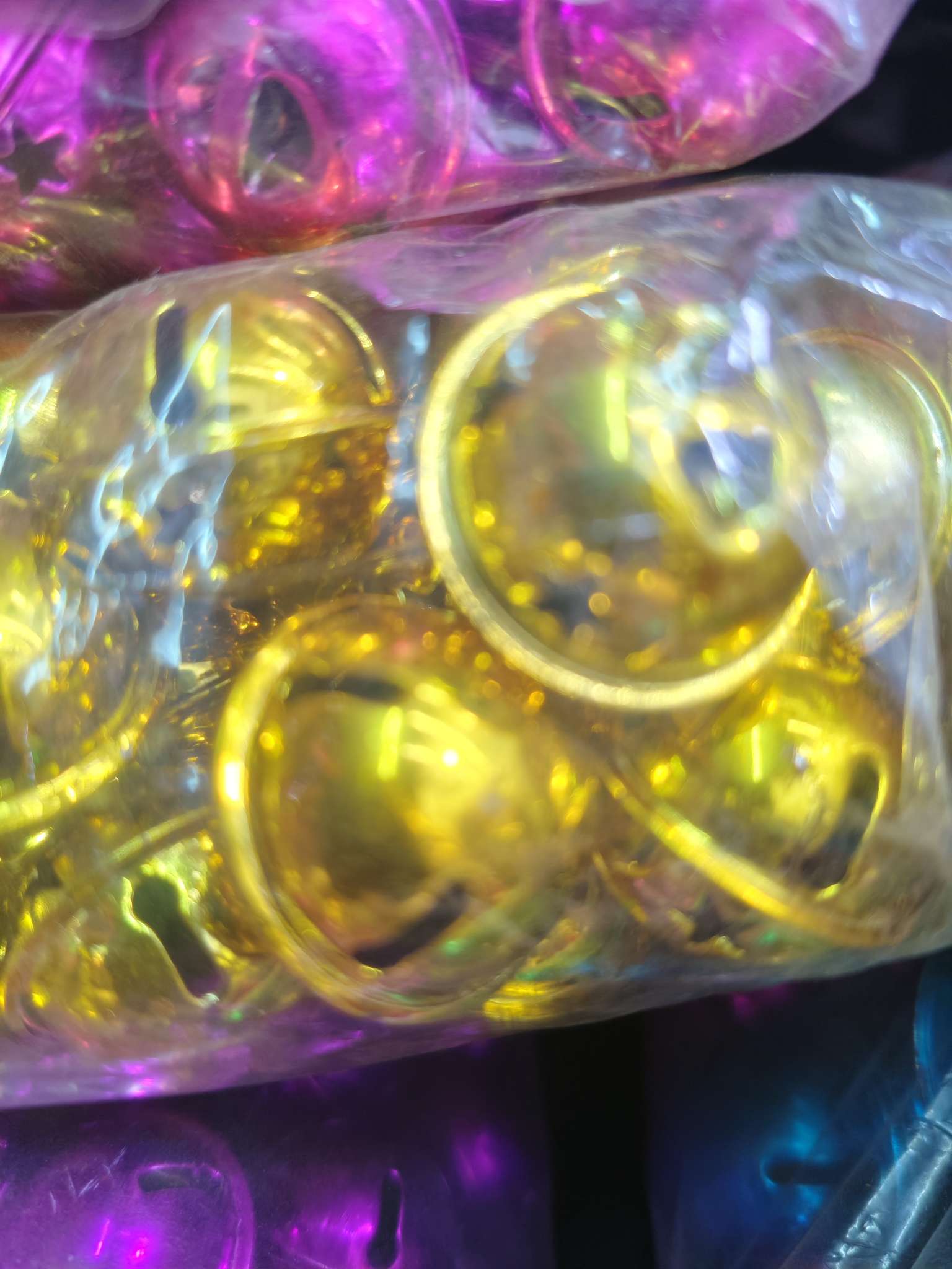 2025年新款铃铛金黄色2.2圆铃铛，
可做圣诞用品，车挂件，中国结挂件，手链项链搭配专用，款式齐全，价格实惠。，