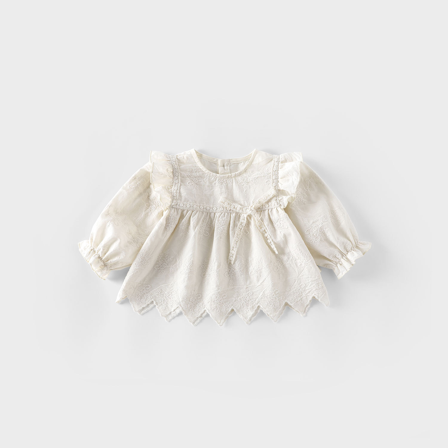 This is a new style of jacquard baby doll shirt for the autumn of 2025, featuring a stylish flying sleeve design. It's a Korean-style autumn outfit for children full figure