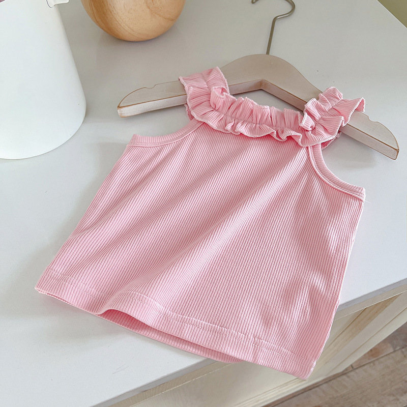 The new summer 2024 Girls' set features a stylish Korean-style summer outfit with casual lace halter tops and floral skirt pants Specification drawing
