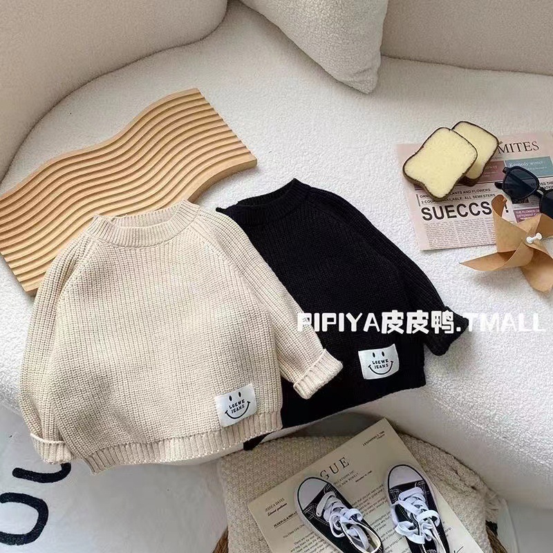 The new style of baby sweaters for autumn and winter 2023 is stylish. It's warm for boys in late autumn. The inner layer is a trendy Korean-style solid-color top for children full figure