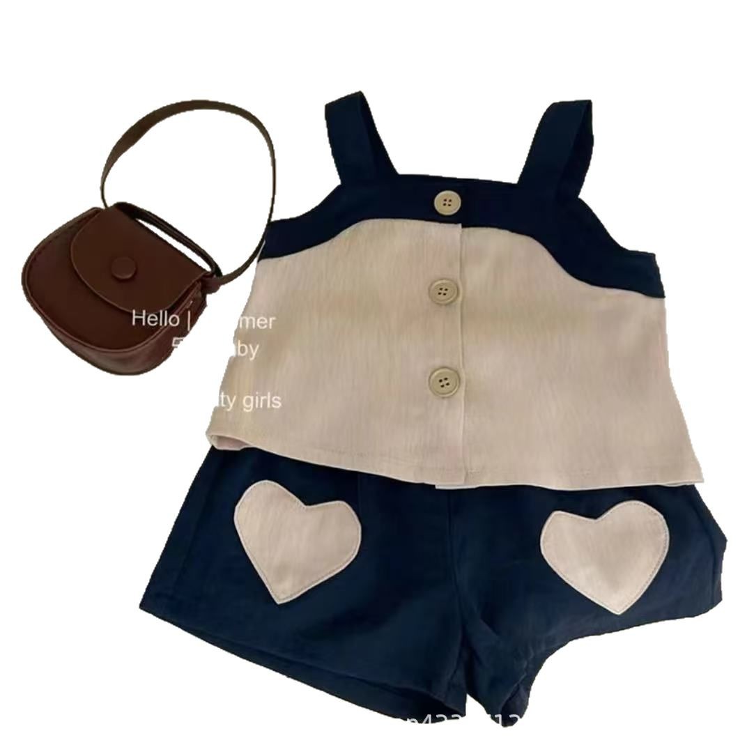 A khaki halter heart-shaped shorts set for girls in summer. This two-piece set is stylish, cool and trendy Item Picture