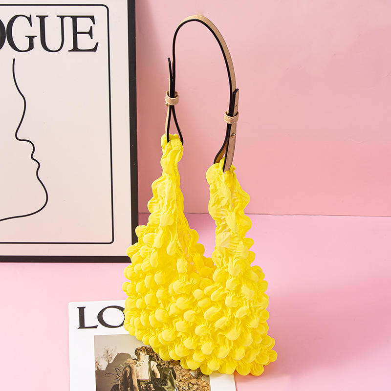 Japanese and Korean bestsellers: grape bags, magic bags, bubble bags, durian bags, pineapple bags, fashionable women's bags, multi-functional handbags, versatile women's bags, and trendy new products details Picture