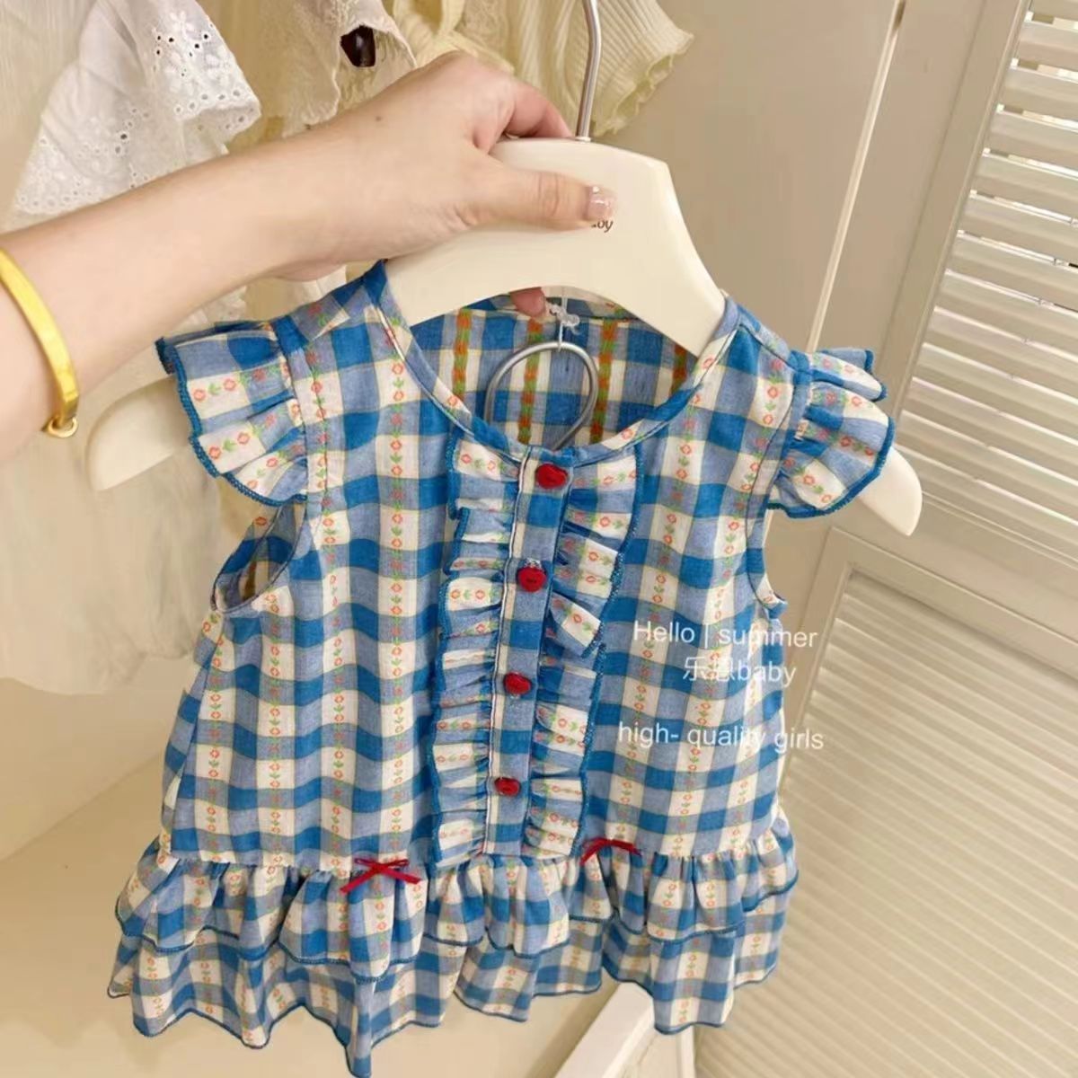 2024 Girls' School style blue checkered fresh flying sleeve dress, baby summer Korean-style lace baby dress full figure