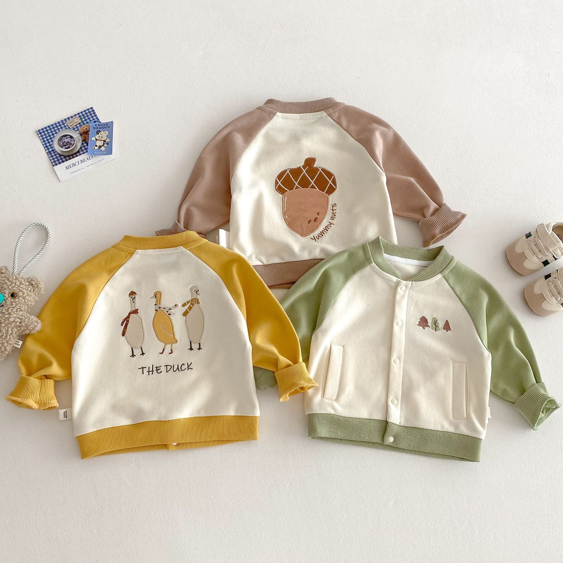 Children's fashion embroidered coat 2025 New Spring Boys' Korean-style color-block baseball jacket, trendy baby duckling top details Picture