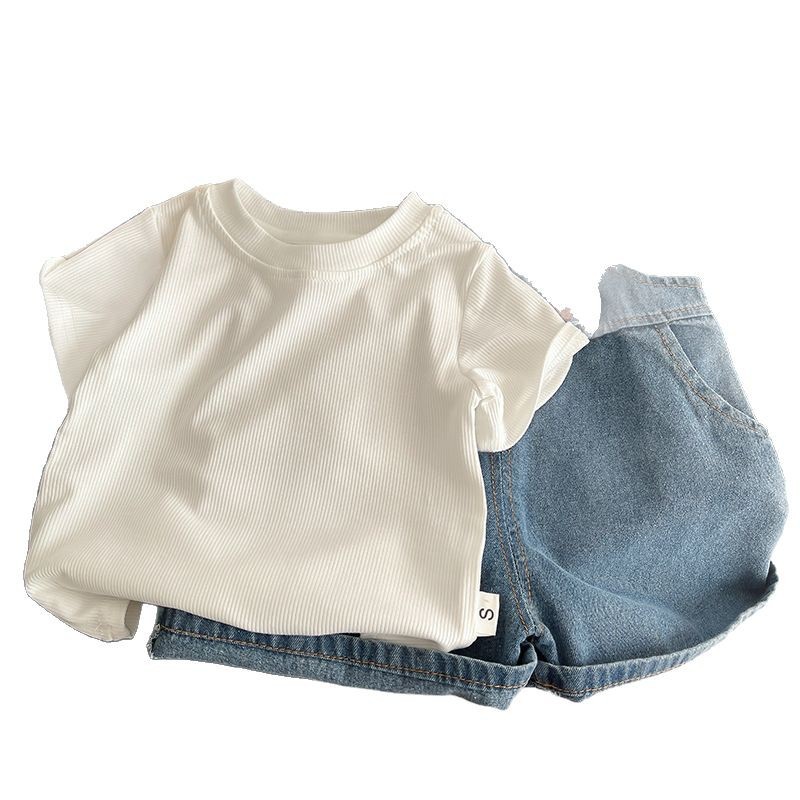 A new men's summer girls' set for 2025, featuring a stylish short-sleeved T-shirt and rabbit-ear denim overalls Item Picture