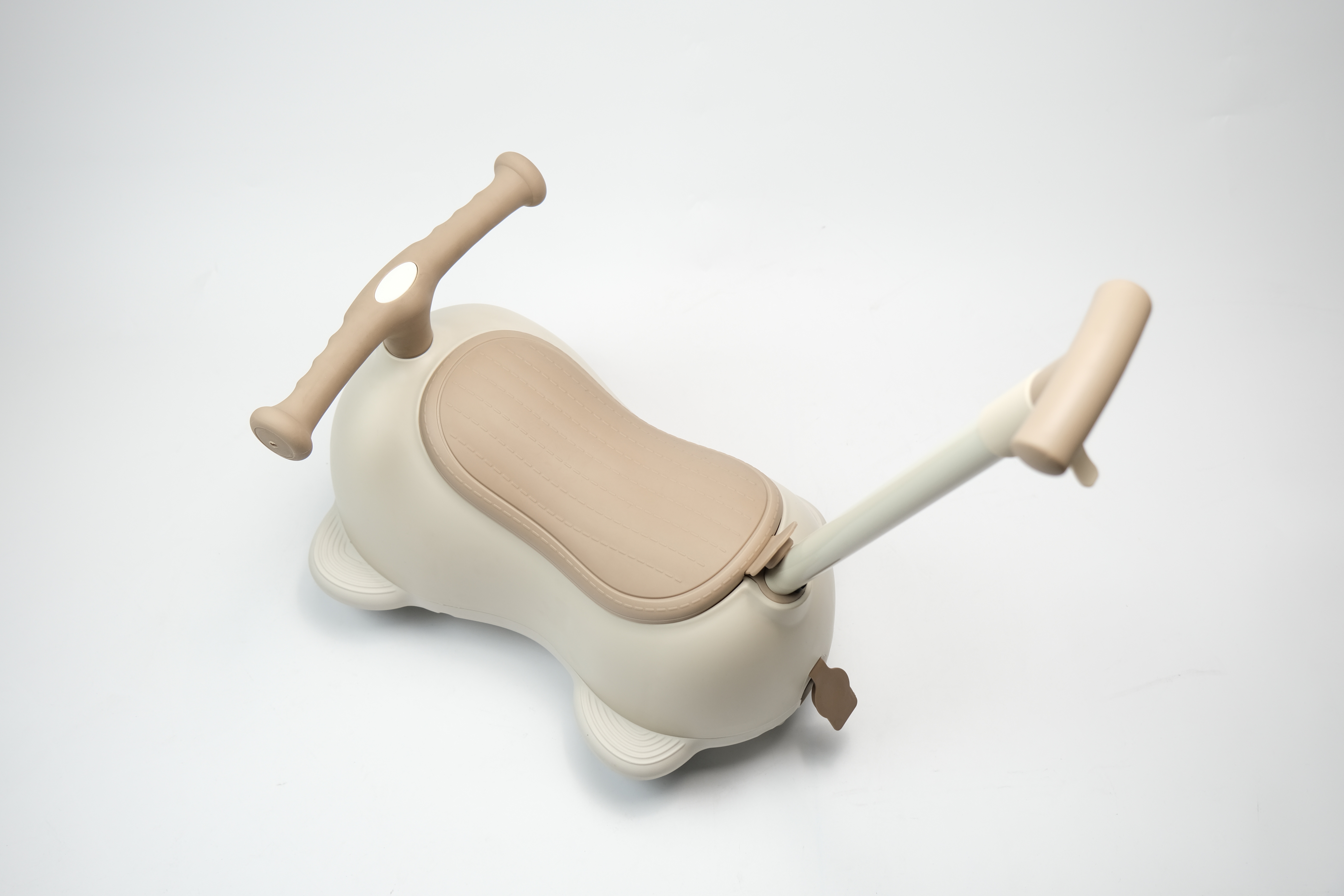 婴儿推车实物图