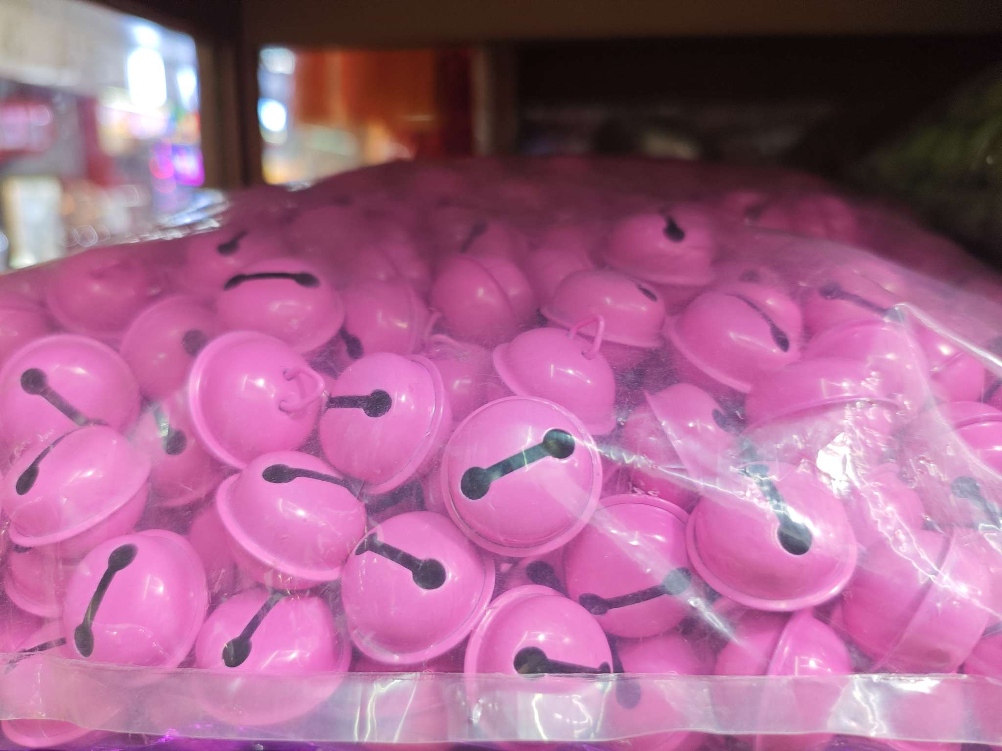 The 2025 new rose red 2.2 round bell can be used as Christmas items, car pendants, Chinese knot pendants, and is specially designed for bracelets and necklaces. There are various styles available and the prices are reasonable. , Specification image