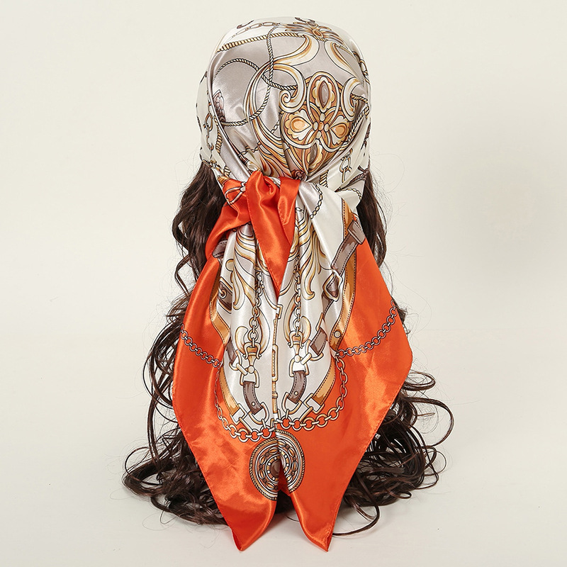 A new European and American chain rope printed headscarf with elegant style, a 90cm large silk scarf imitating silk full figure