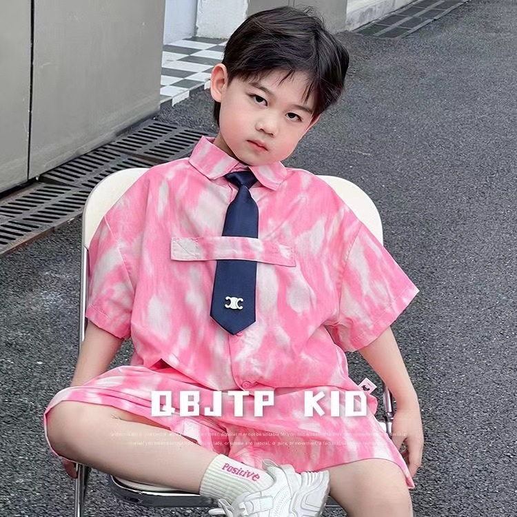 Boys' 2025 Summer New short-sleeved shirt set, children's fashionable tie-dyed shirt and shorts, Boys' two-piece set, trendy details Picture