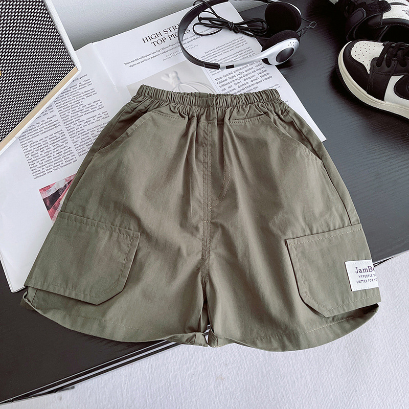 A stylish new 2025 summer vest set for boys, a slim two-piece sleeveless children's wear with baby print on the waistcoat details Picture