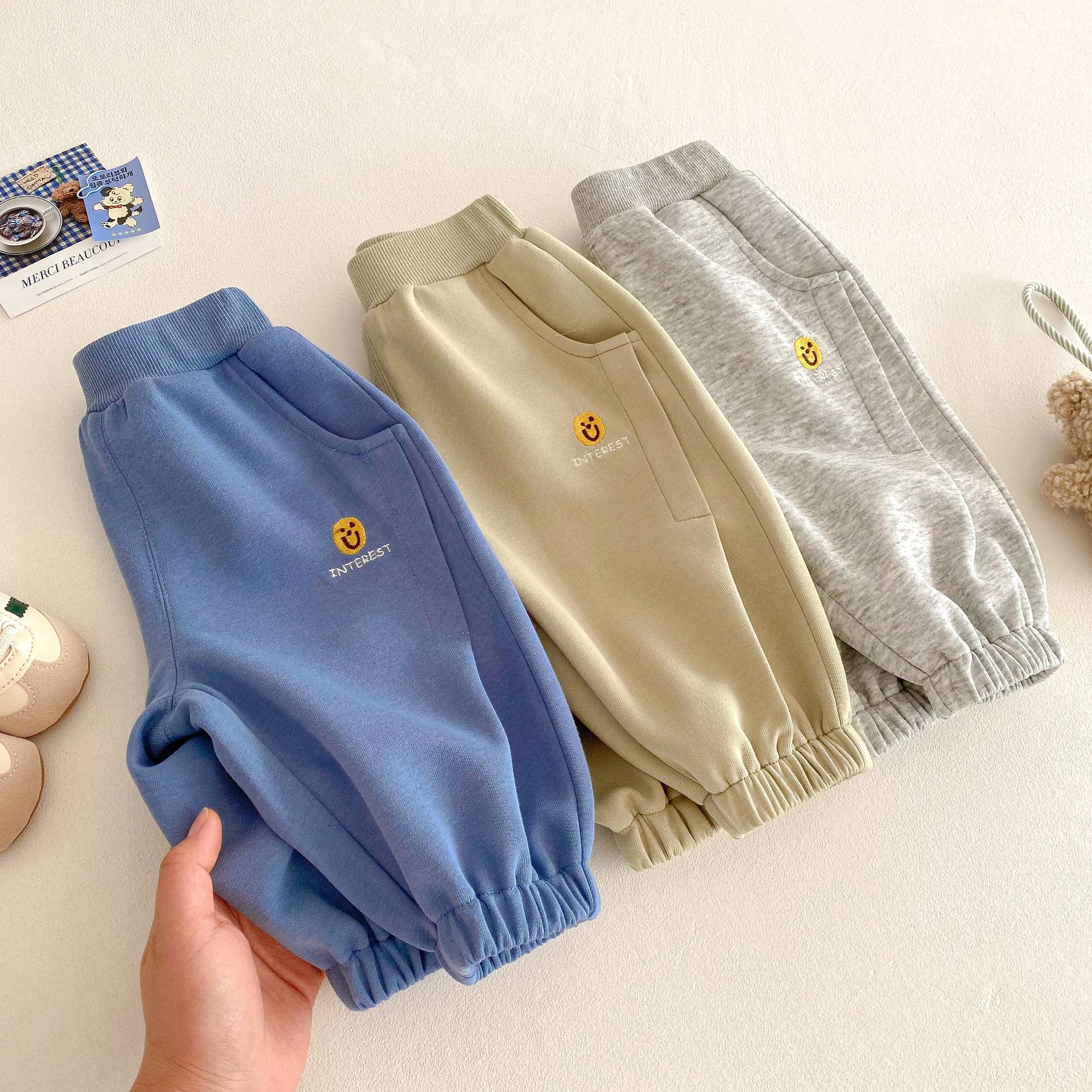 Children's embroidered sweatpants 2025 new spring Boys' fashion Korean-style solid color sportswear pants Trendy baby spring wear pants full figure