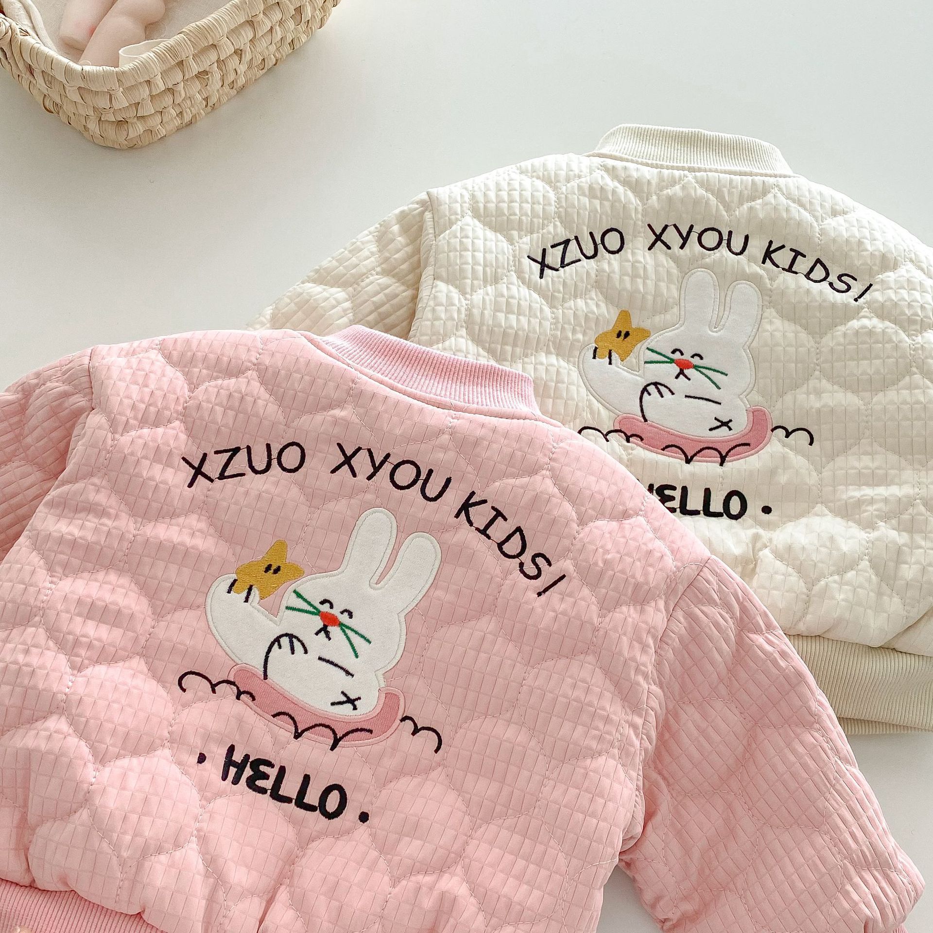 Cartoon baseball jacket for girls, 0-5 years old, thick-colored solid-color cotton coat for winter girls, children's fleece jacket, trendy AY681 Application Scenario