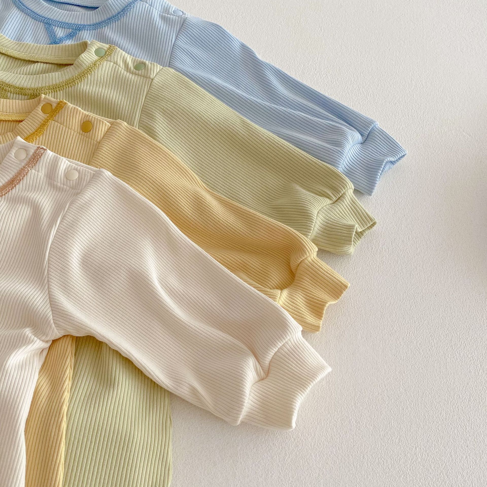 Baby solid color one-piece suit 2025 new spring baby Korean style candy-colored Ha clothes for newborns to go out Application Scenario