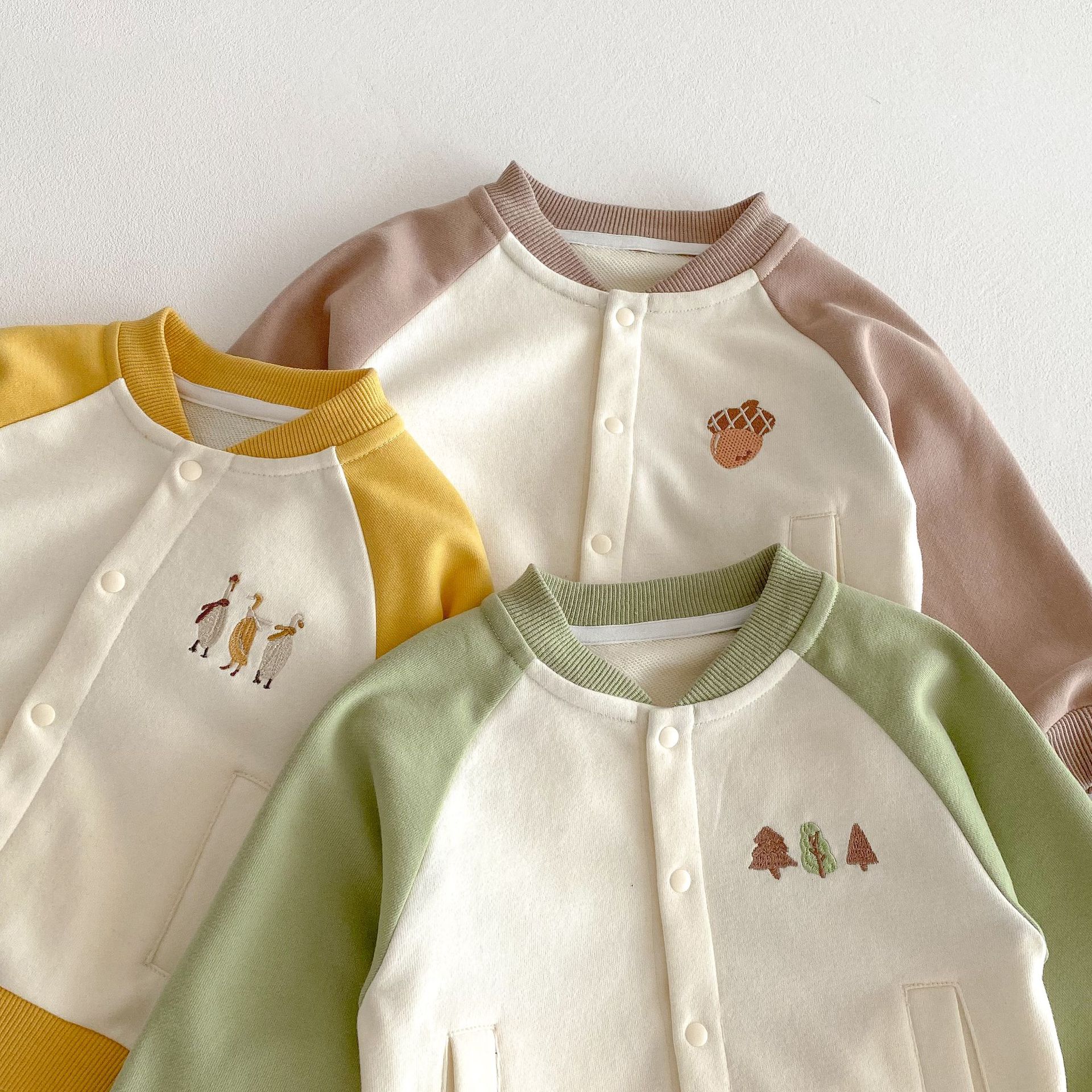 Children's fashion embroidered coat 2025 New Spring Boys' Korean-style color-block baseball jacket, trendy baby duckling top Specification drawing