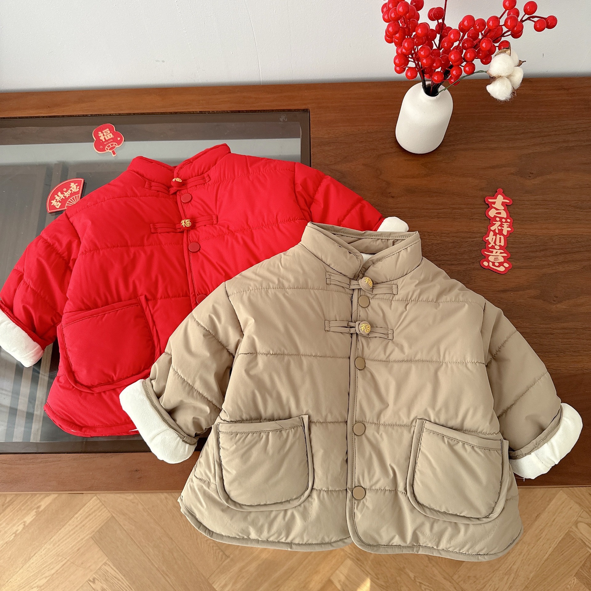 Children's thickened New Year greeting clothes, winter cotton-padded clothes for boys and girls aged 0-5, with slanted lapels and buttons, winter cotton-padded clothes for infants, WY012 full figure