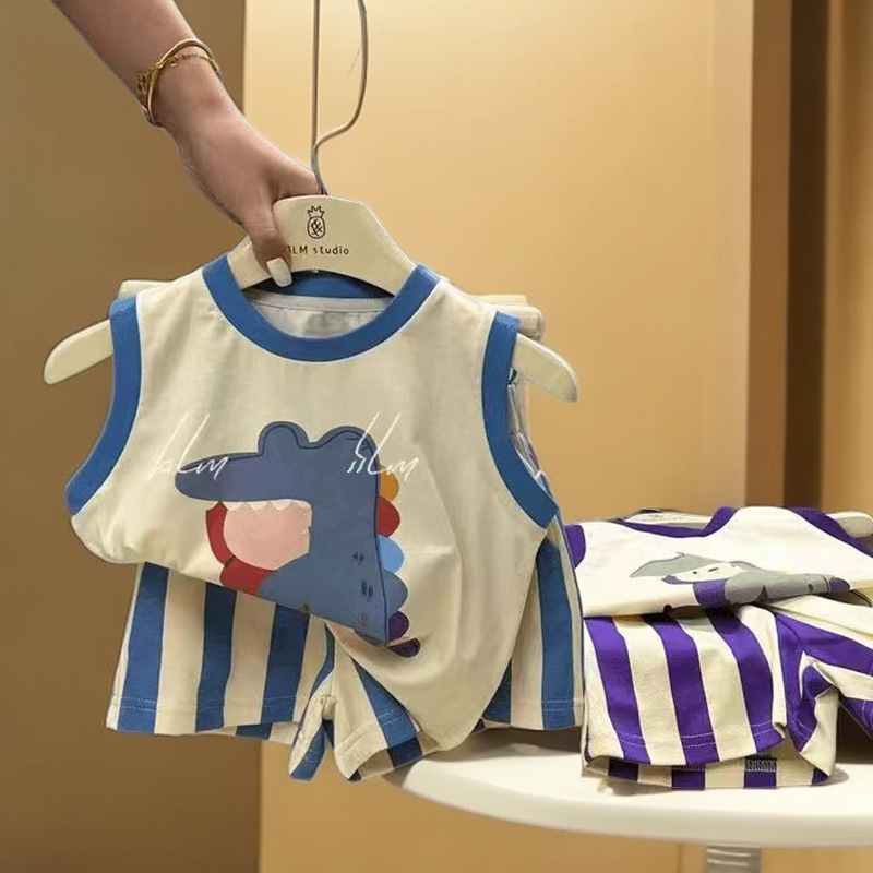 Summer new children's cartoon crocodile print contrasting color hemmed sleeveless vest striped shorts set details Picture