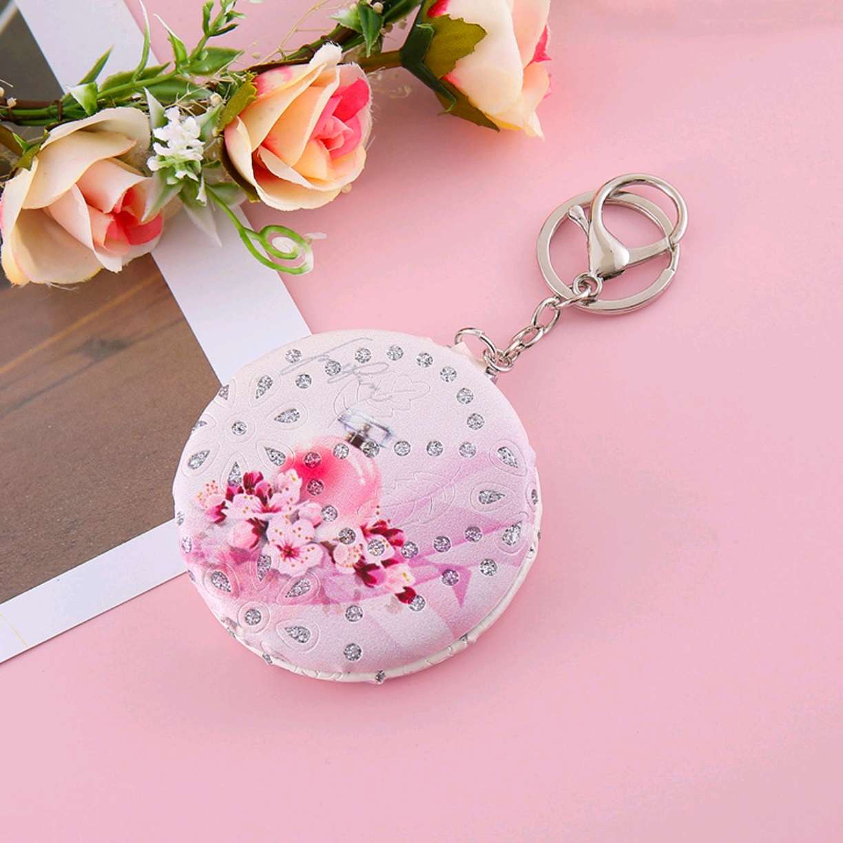 便携随身香水折叠镜PU双面镜金属钥匙扣挂件手持带钻化妆镜圆面包镶钻镜子女士口袋挂包镜一面放大镜子详情图6