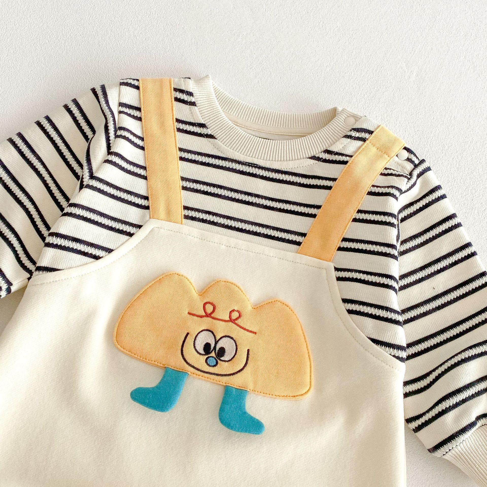 Baby cartoon jumpsuit 2025 new spring 0-5 years old baby striped false two-piece crawling suit newborn clothing Specification drawing